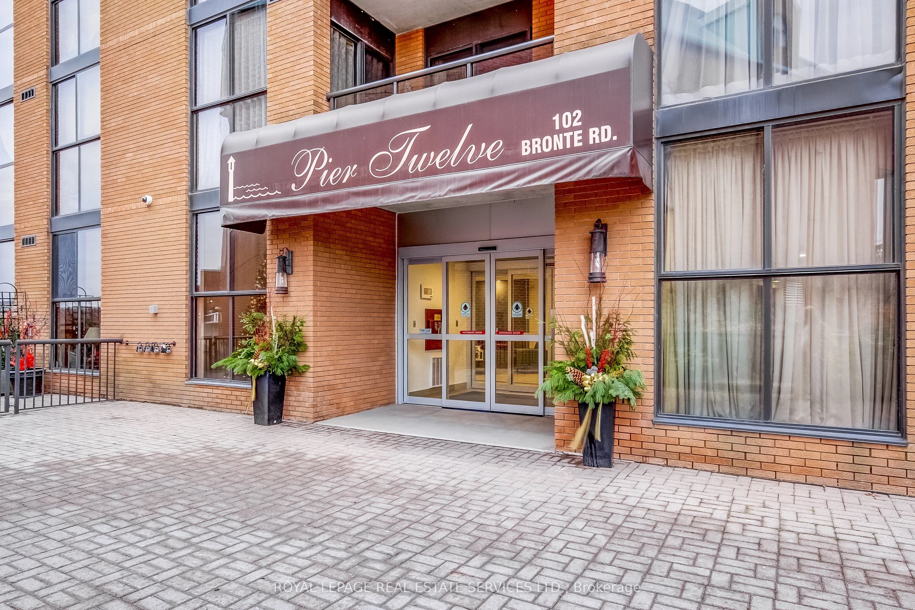 Condo Apartment in Oakville