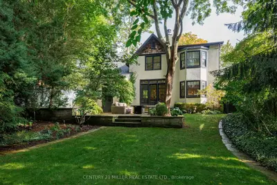Detached in Oakville