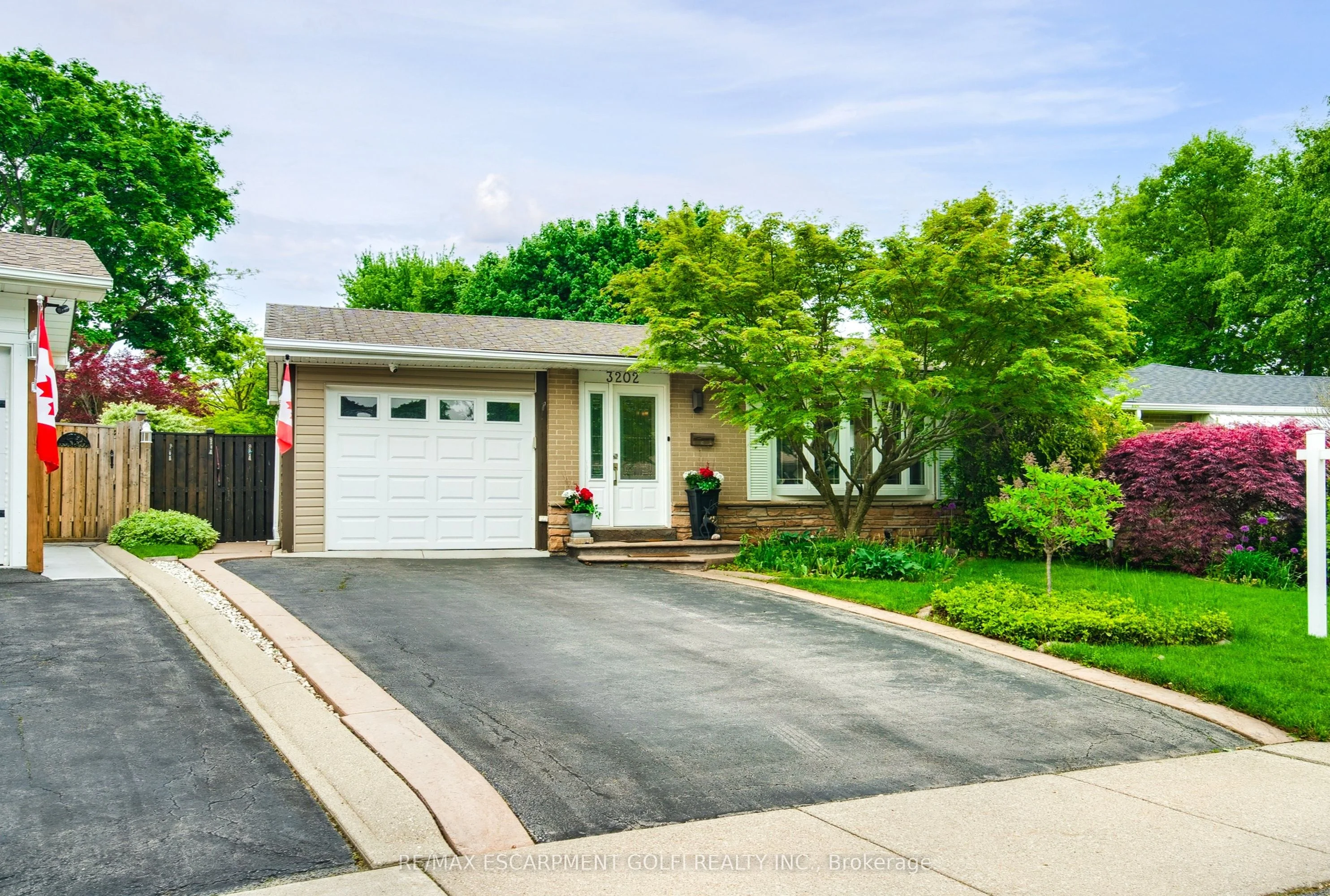 Detached in Burlington