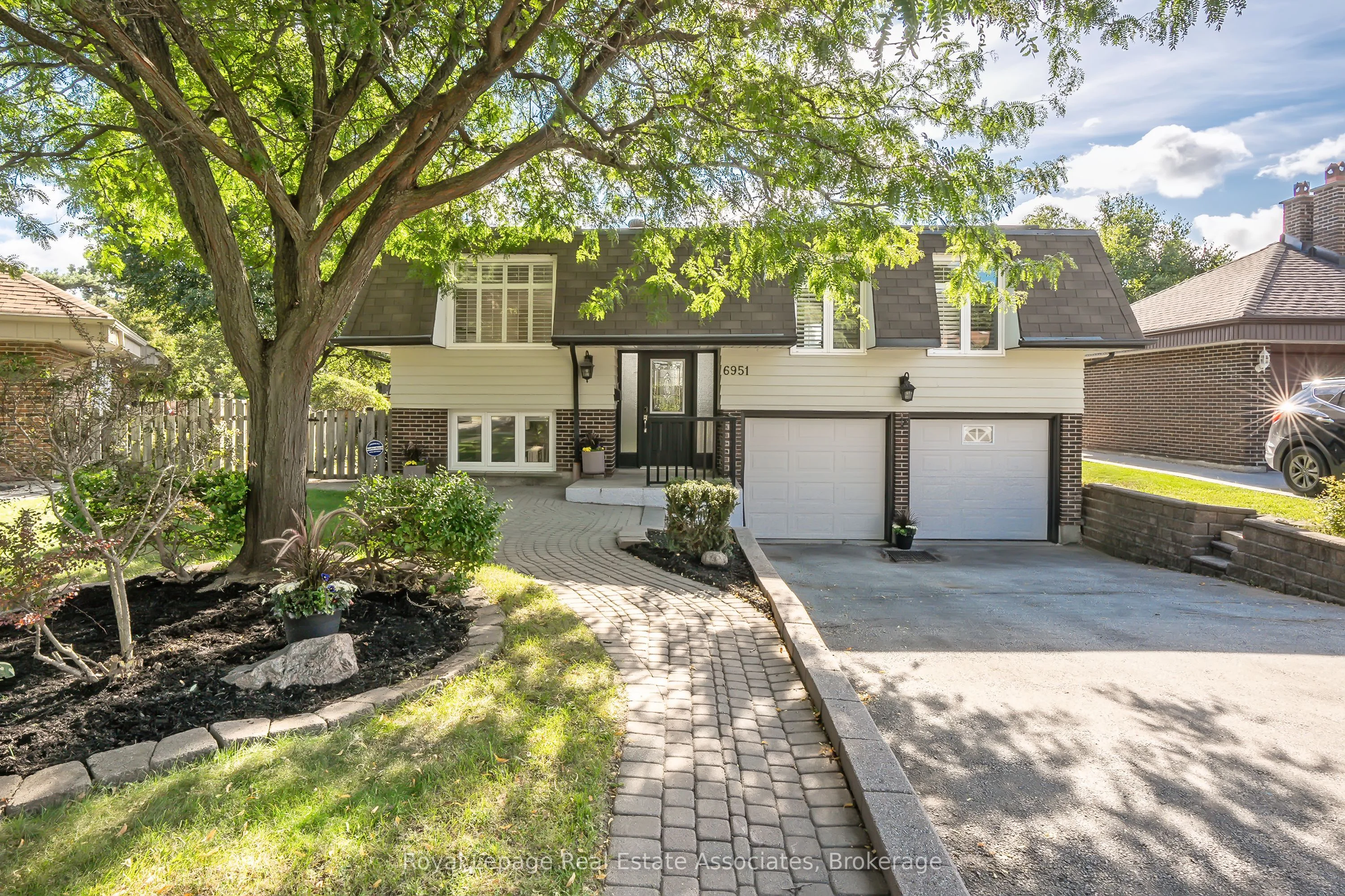 6951 Estoril Road, Mississauga, ON L5N 1N3