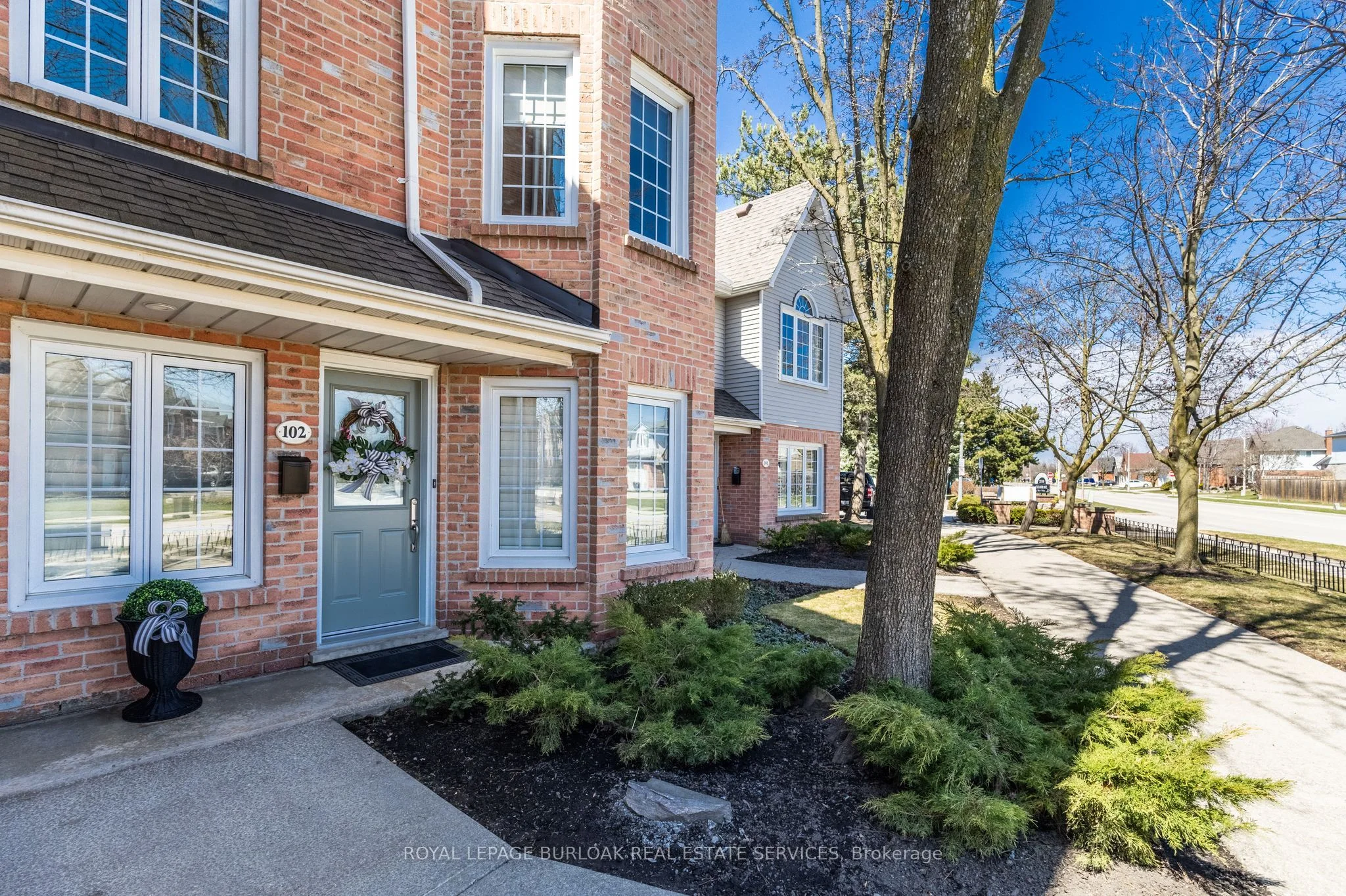 2110 Cleaver Avenue 102, Burlington, ON L7M 3Z3