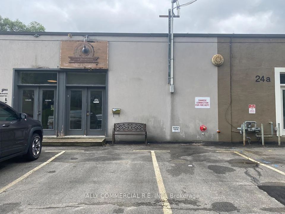 22A Ripley Avenue, Toronto W01, ON M6S 3N9
