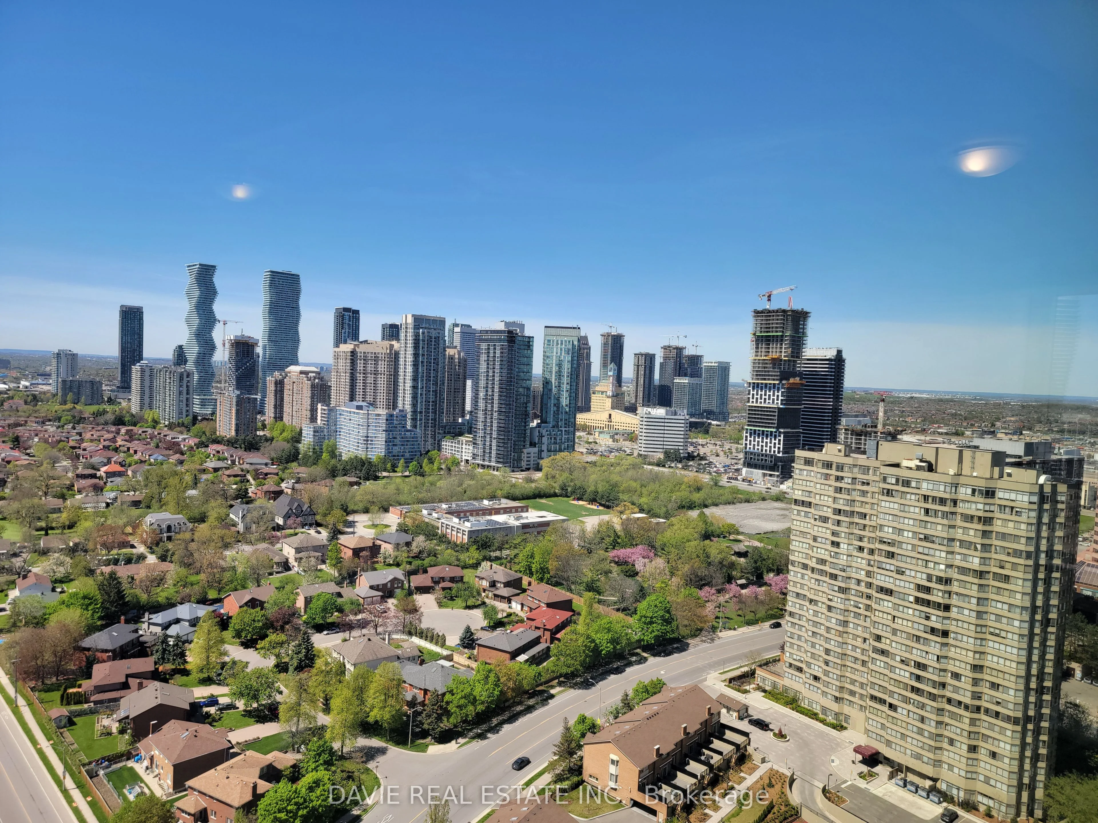 36 Elm Drive W 2909, Mississauga, ON L5B 0N3