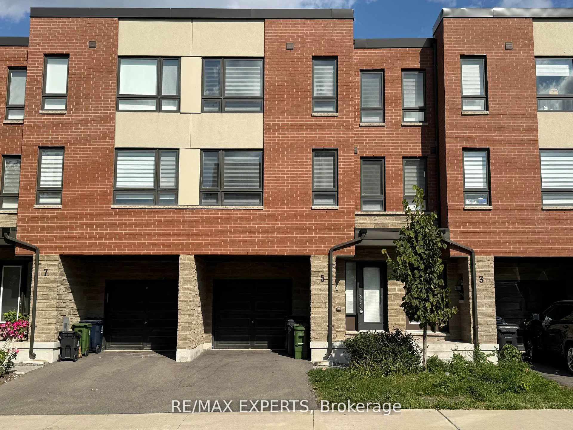 5 Woodstream Drive, Toronto W10, ON M9W 6X7