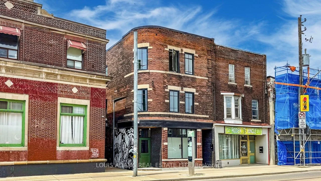 2215 Dundas Street W, Toronto W01, ON M6R 1X6