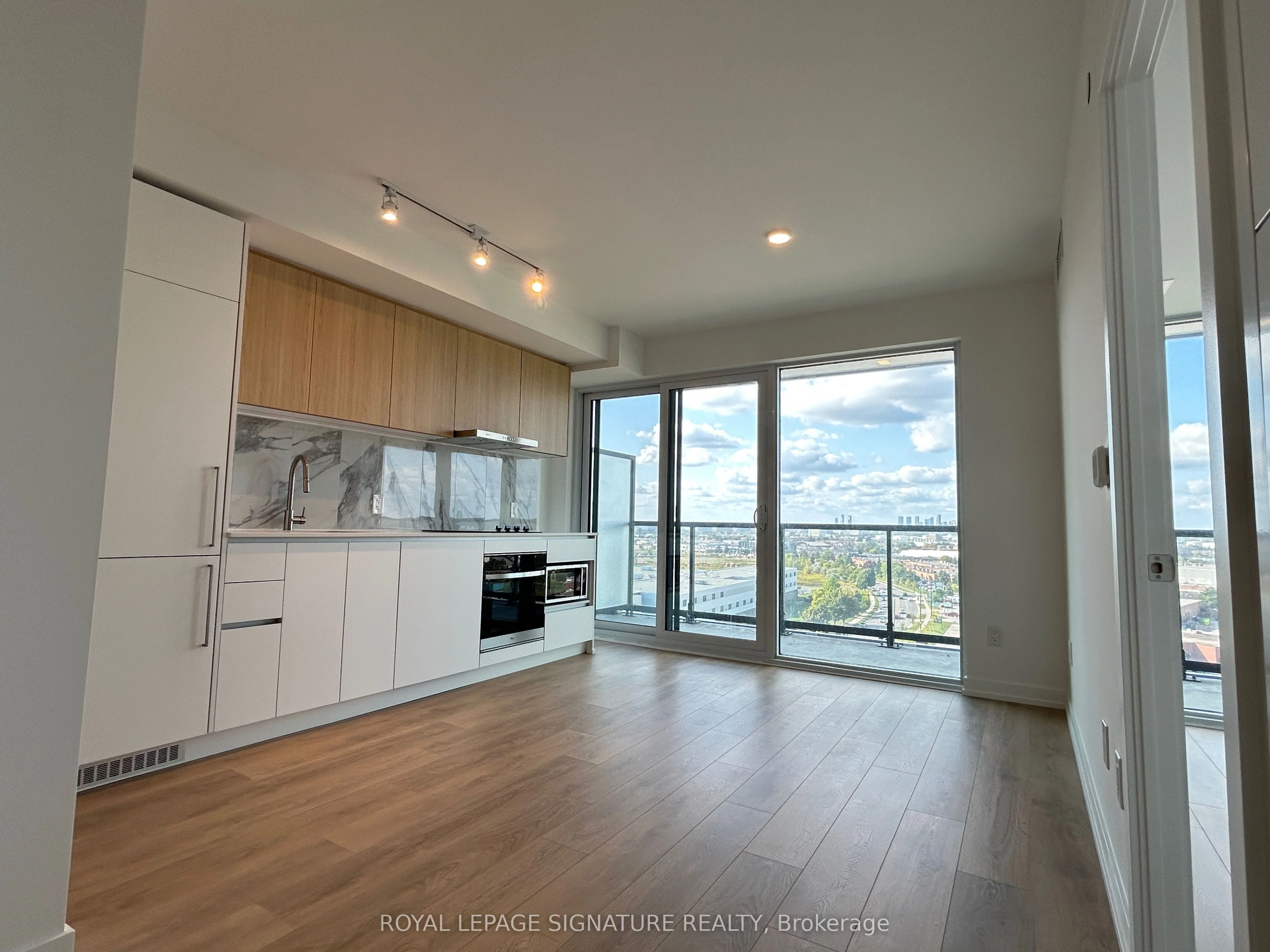 1100 Sheppard Avenue W 1227, Toronto W05, ON M3K 0E4