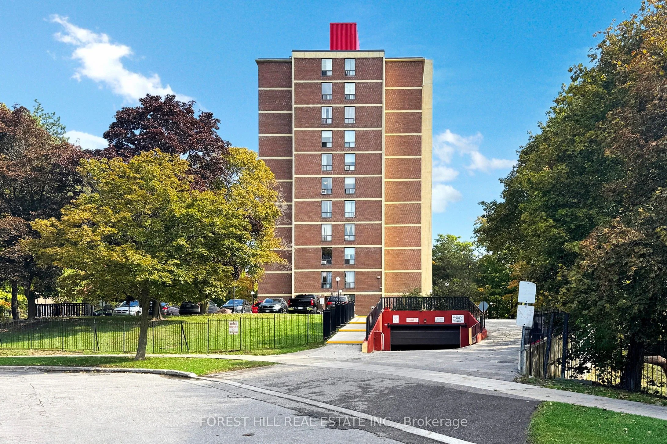 15 London Green Court 308, Toronto W05, ON M3N 1K4