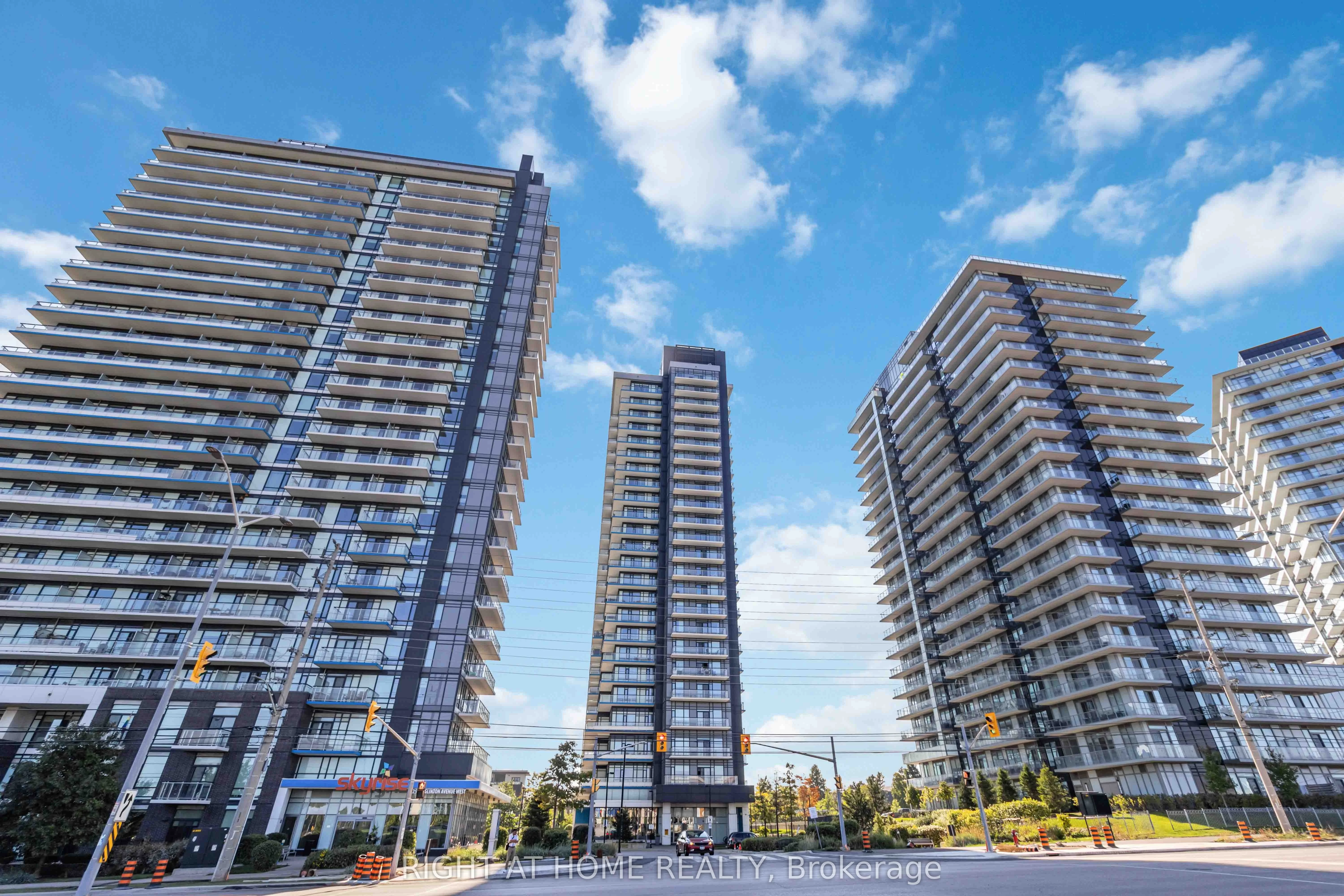 2560 Eglinton Avenue 811, Mississauga, ON L5M 5R1