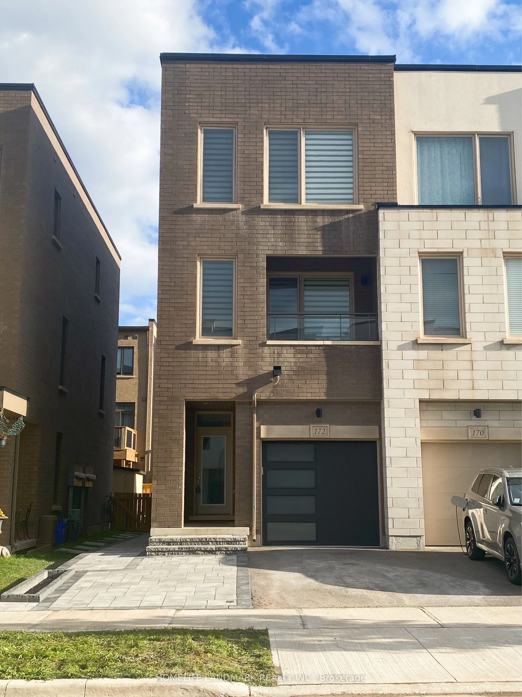 172 Squire Crescent, Oakville, On L6h 0l7