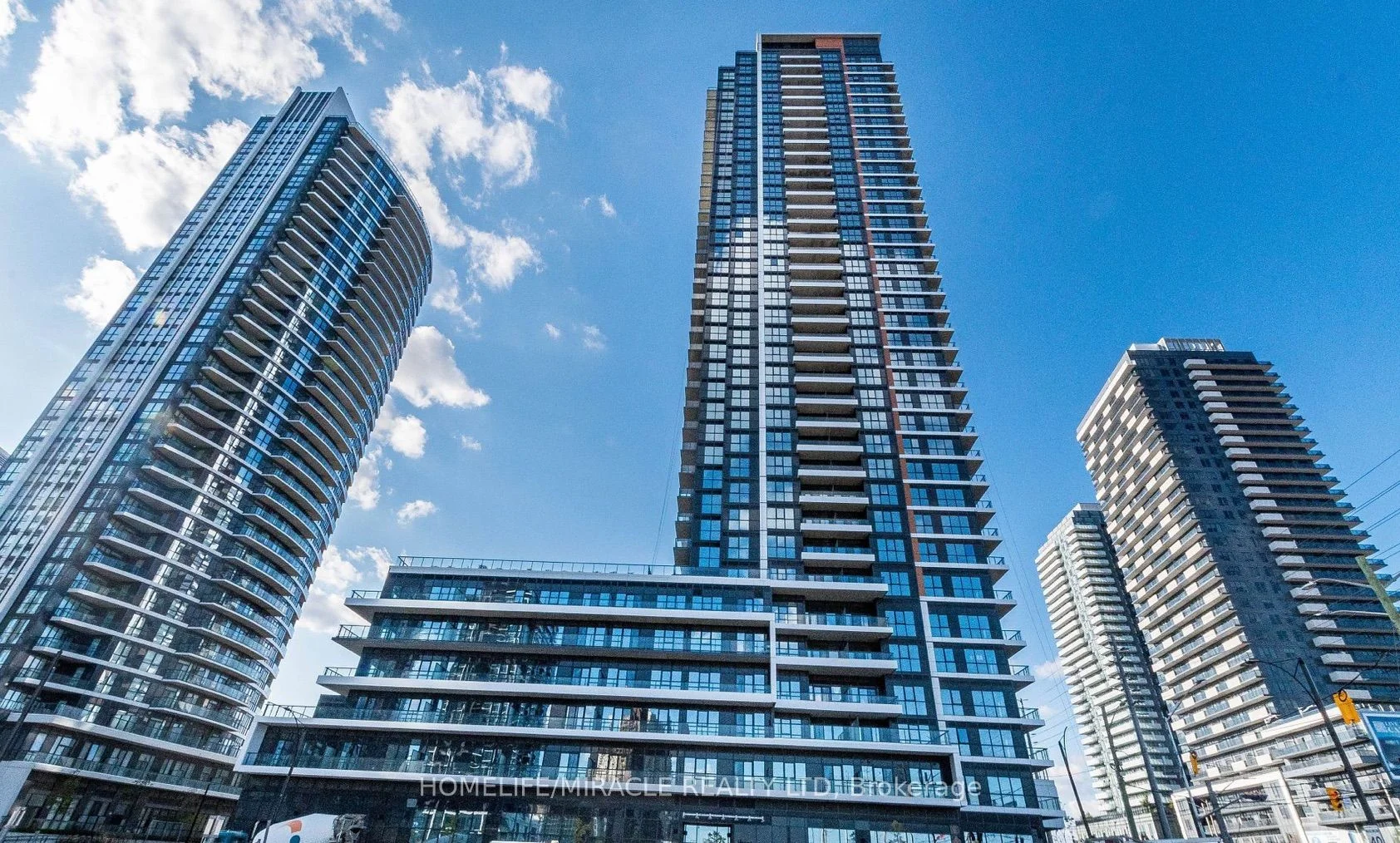 15 watergarden Drive 417, Mississauga, ON L5R 0H4