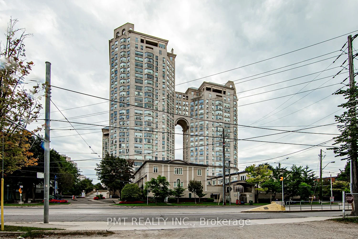 2285 Lake Shore Boulevard W 2410, Toronto W06, ON M8V 3X9