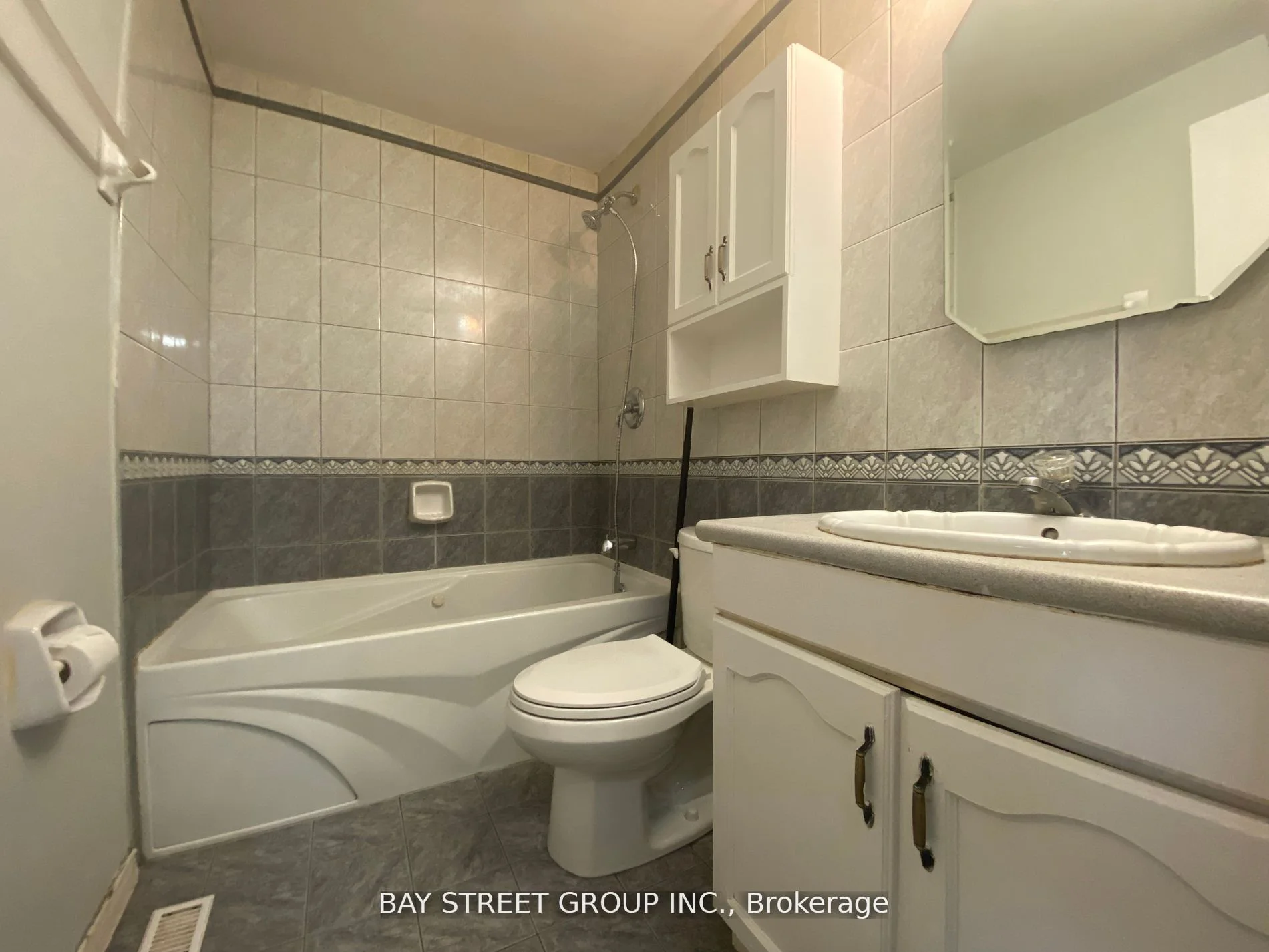 100 Oakdale Drive, Oakville, On L6h 1j3