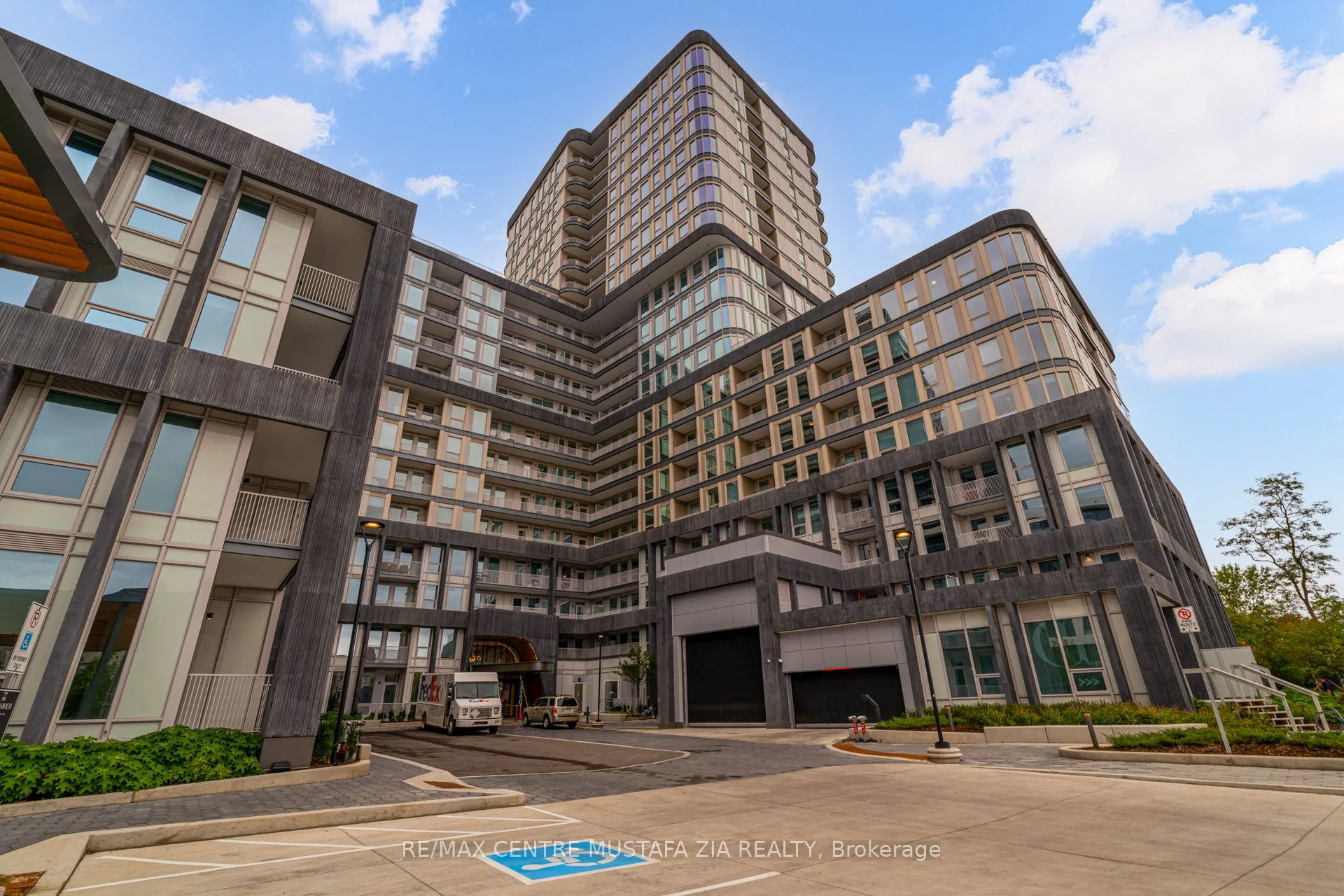 3240 William Coltson Avenue 1015, Oakville, ON L6H 0X1