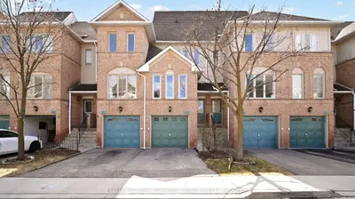 Condo Townhouse in Mississauga