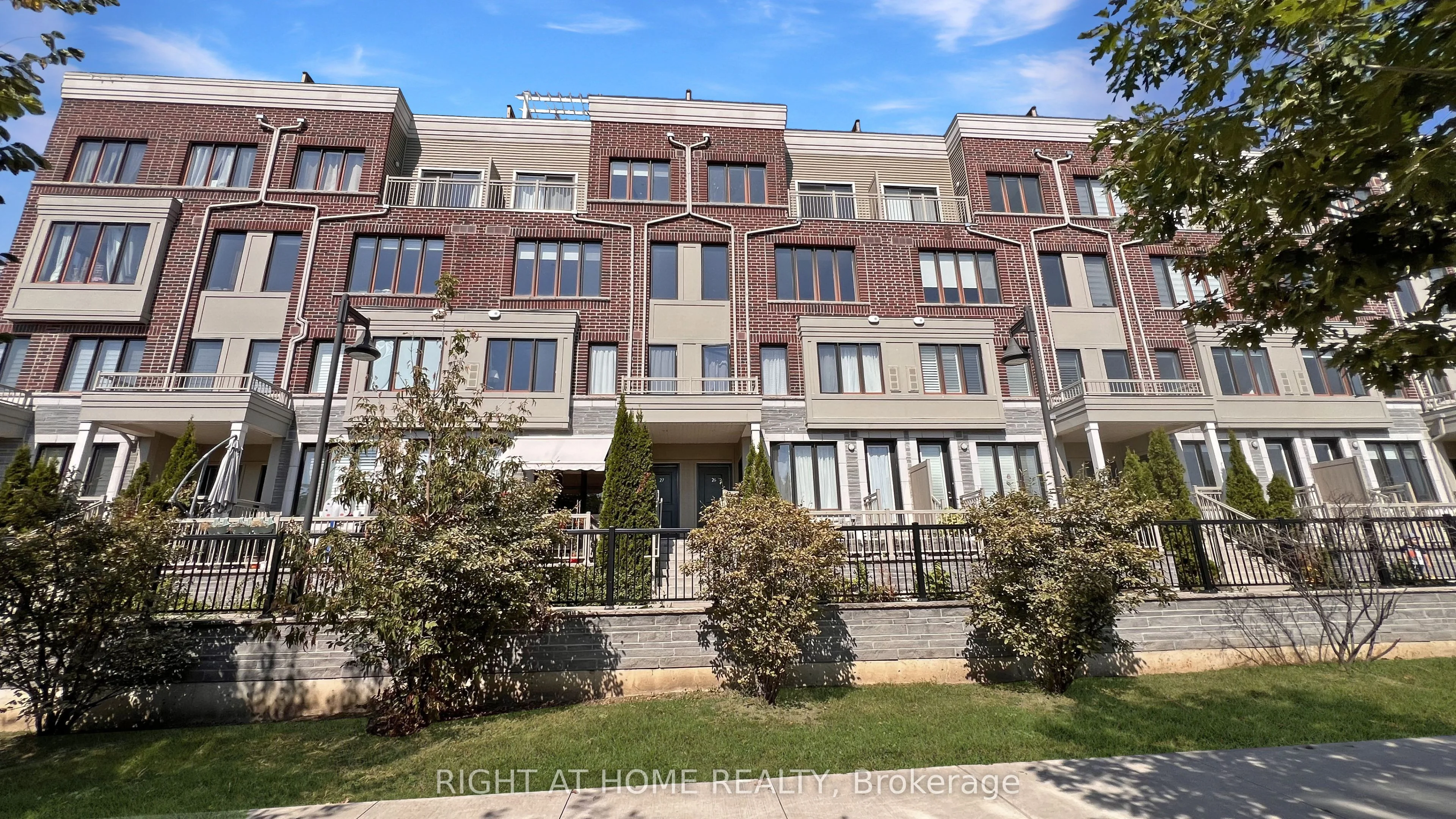 115 Long Branch Avenue 26, Toronto W06, On M8w 0a9