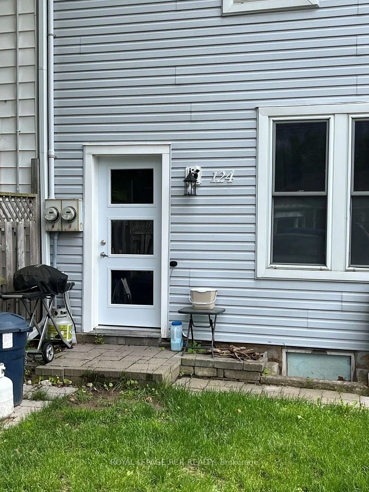 124 Poplar Avenue Upper, Halton Hills, On L7j 2e2