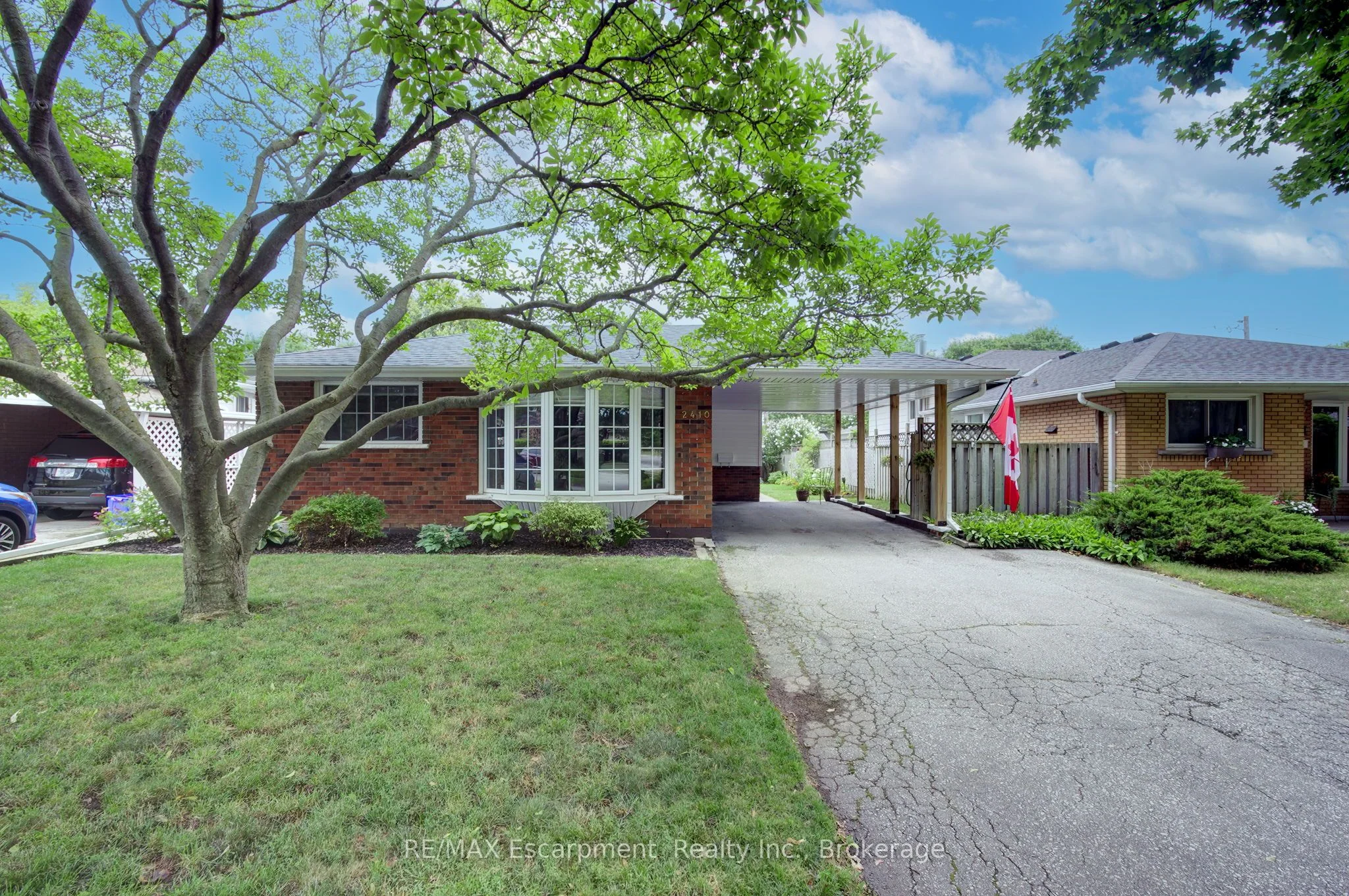 2410 Tait Avenue, Burlington, ON L7P 1H1