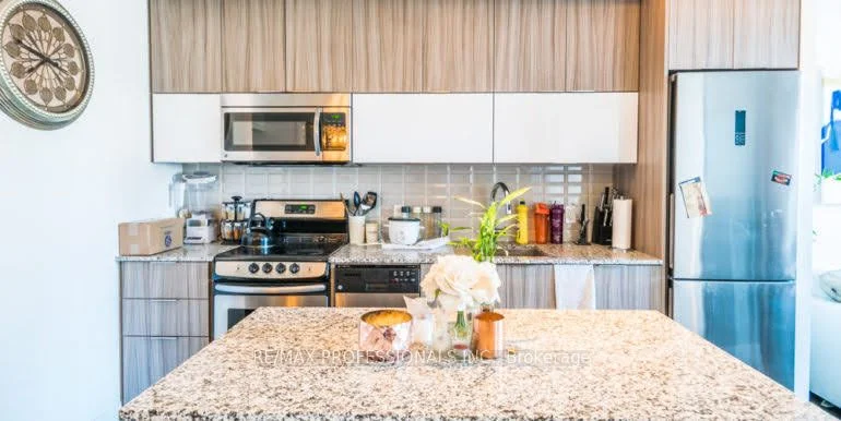 56 Annie Craig Drive 411, Toronto W06, On M8v 0c4