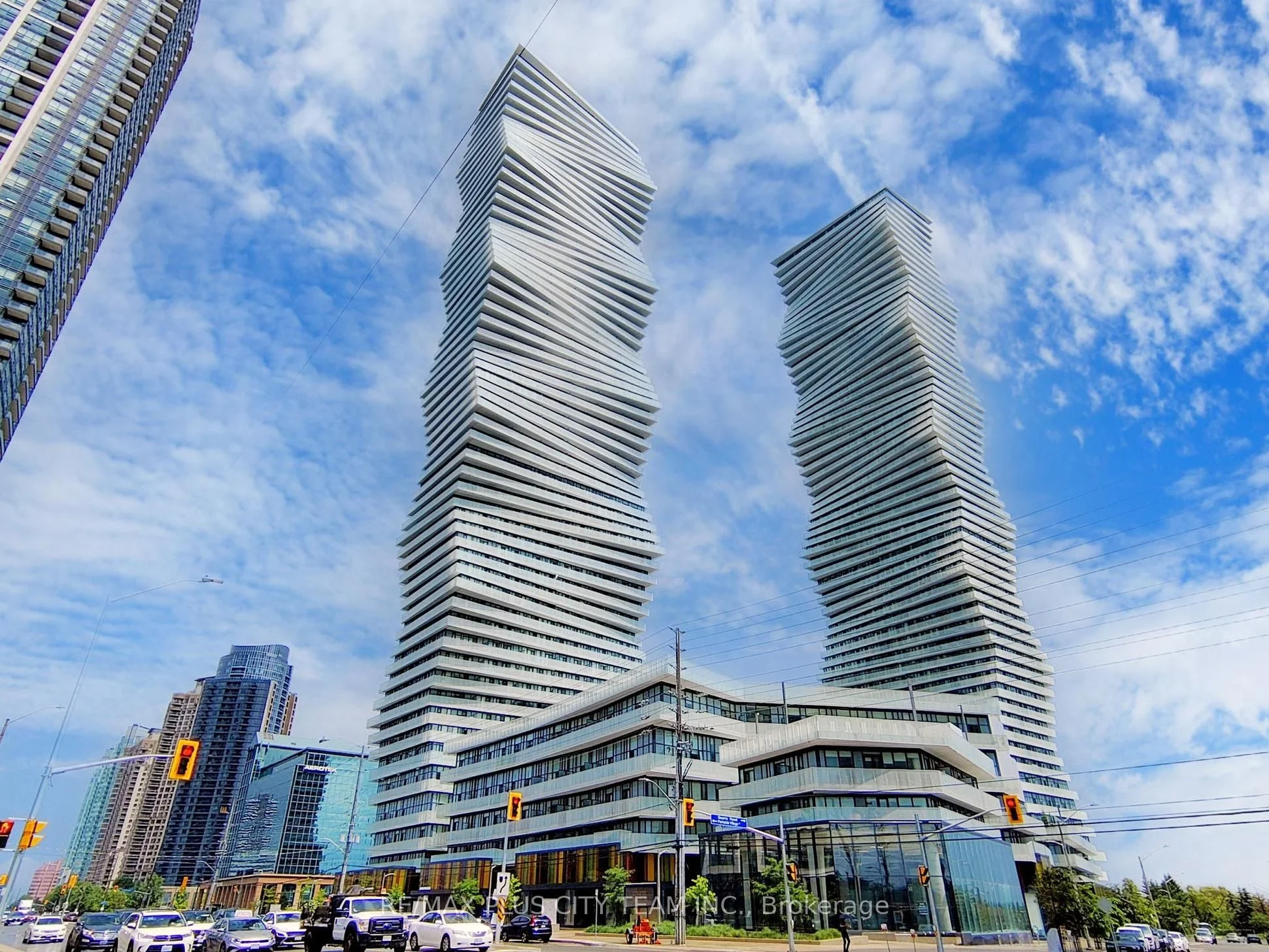 3900 Confederation Parkway 1801, Mississauga, ON L5B 4M6