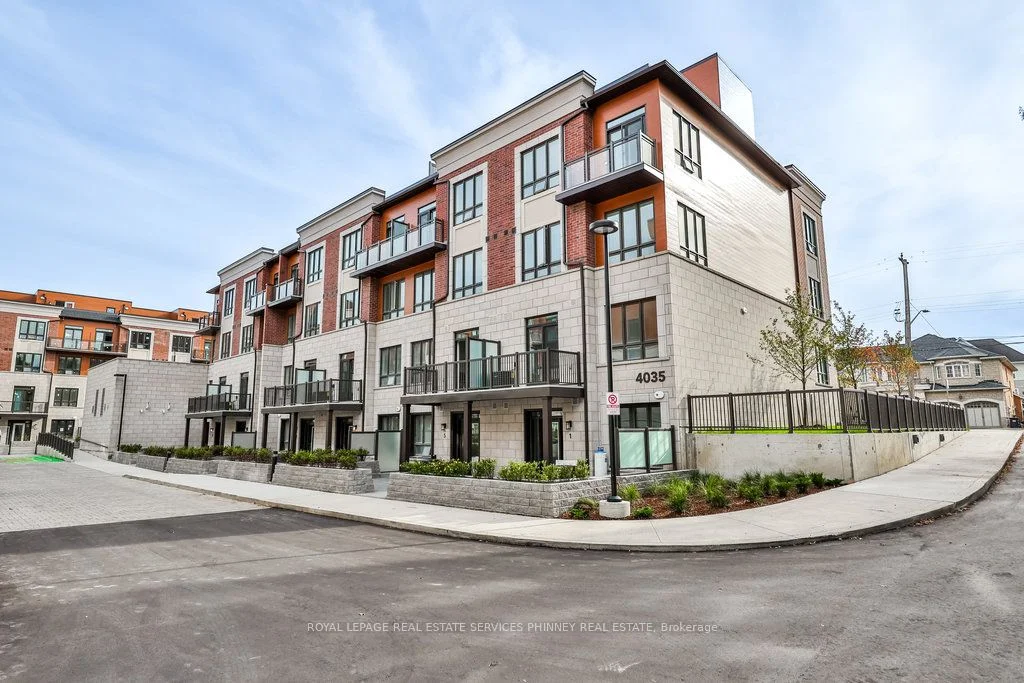 4035 Hickory Drive #21, Mississauga, ON L4W 1L1