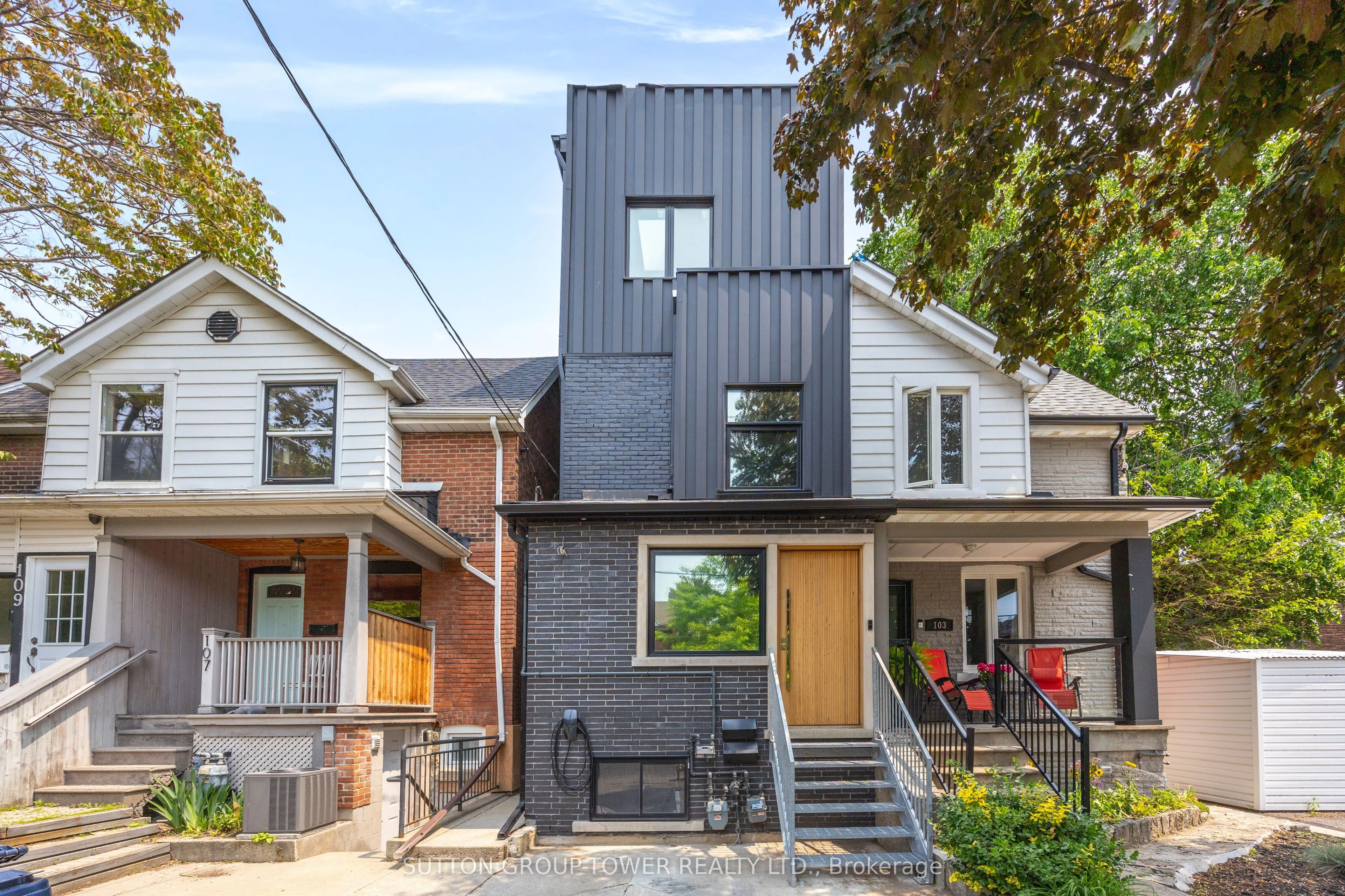 105 Campbell Avenue S 2, Toronto W02, ON M6P 3V1