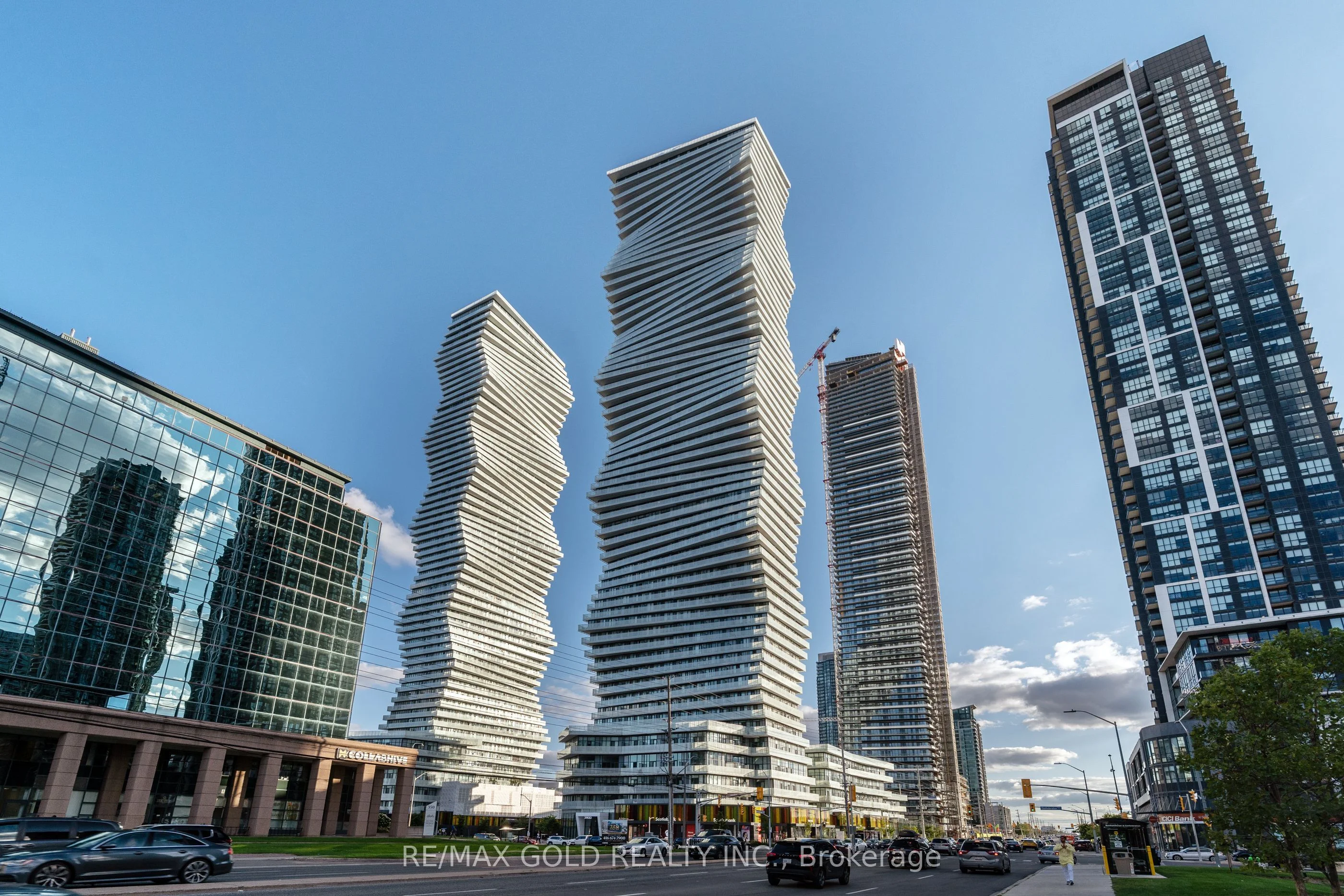 3900 Confederation Parkway 2707, Mississauga, ON L5B 0M3