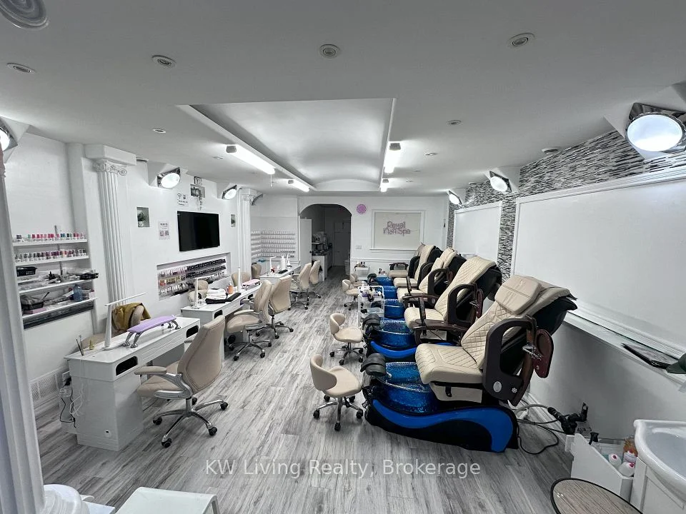 1844 Lakeshore Road W, Mississauga, ON L5J 1J7