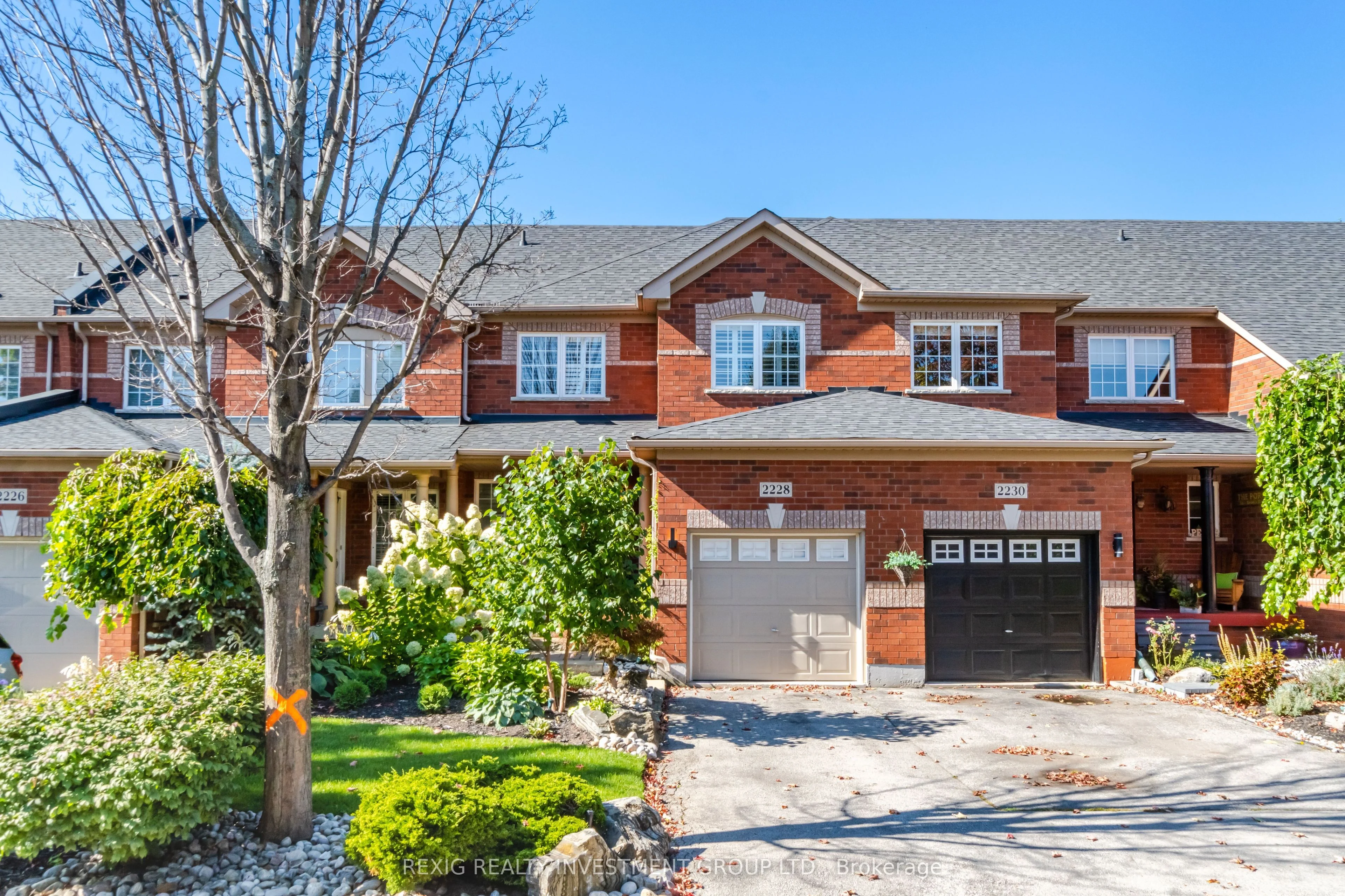 2228 HUMMINGBIRD Way, Oakville, ON L6M 3Z6