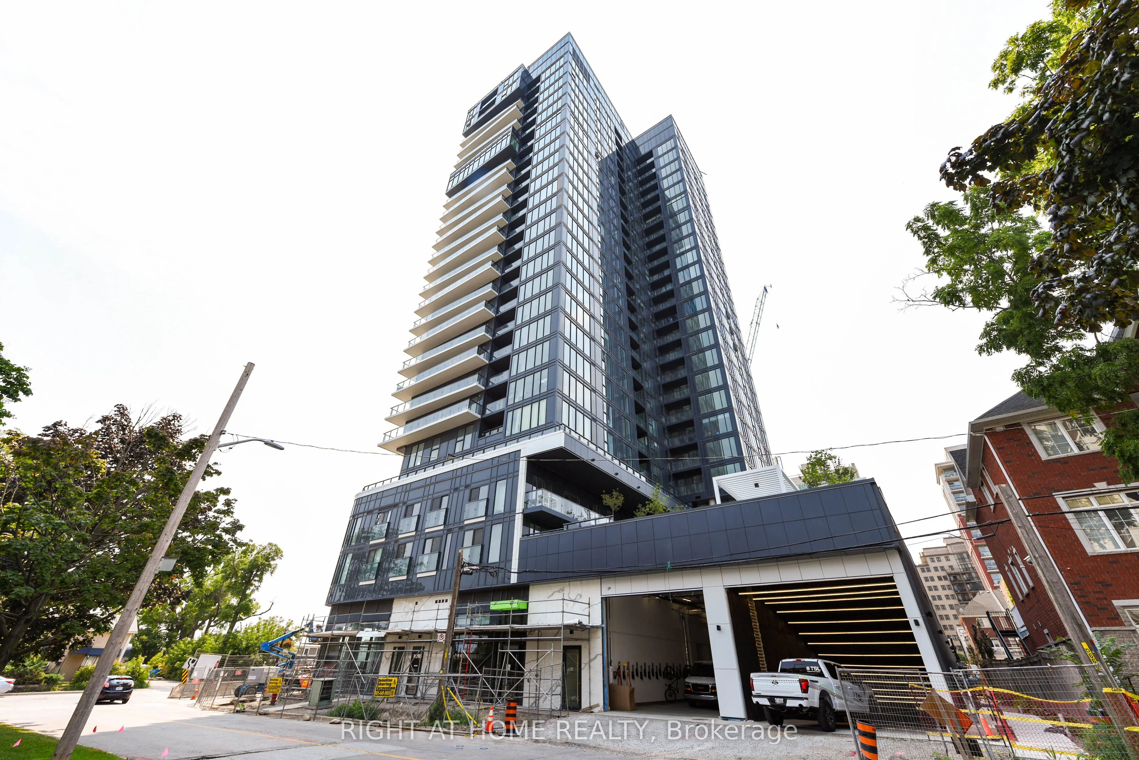 370 MARTHA Street 2008, Burlington, ON L7R 0G9
