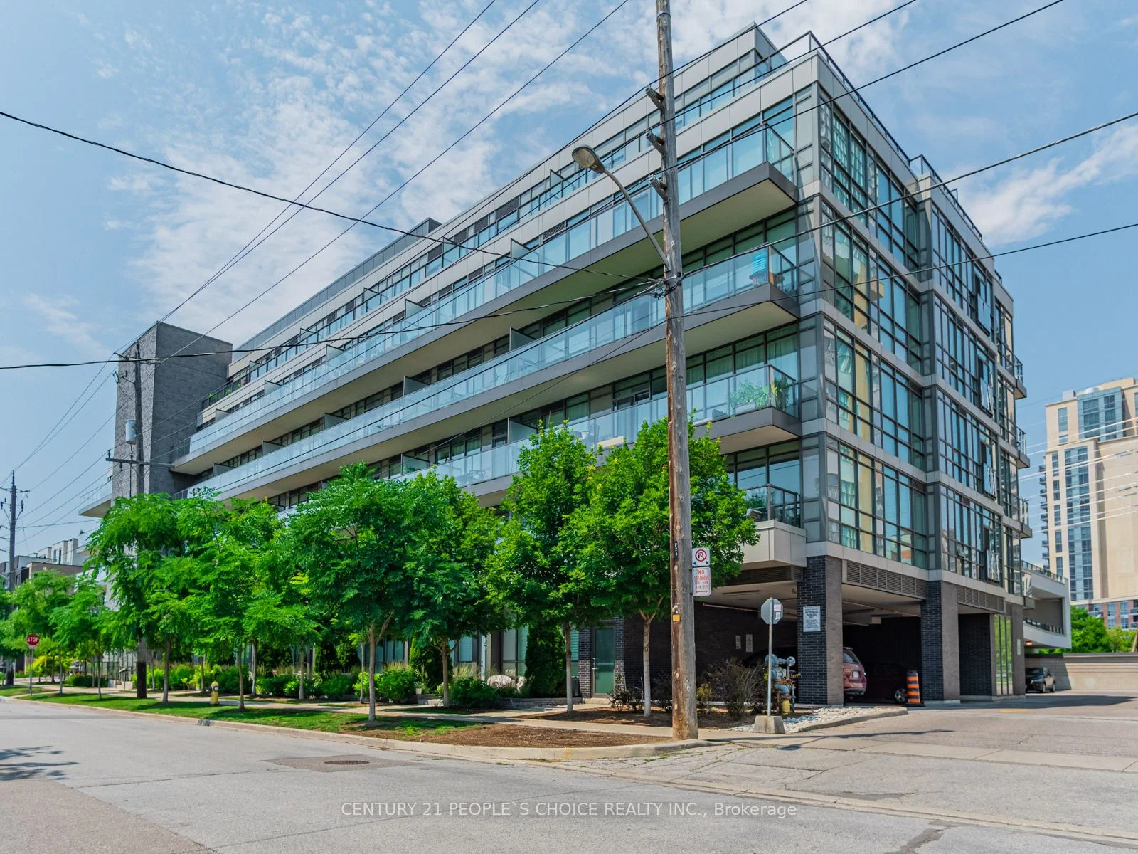 8 Fieldway Road 523, Toronto W08, On M8z 0c3