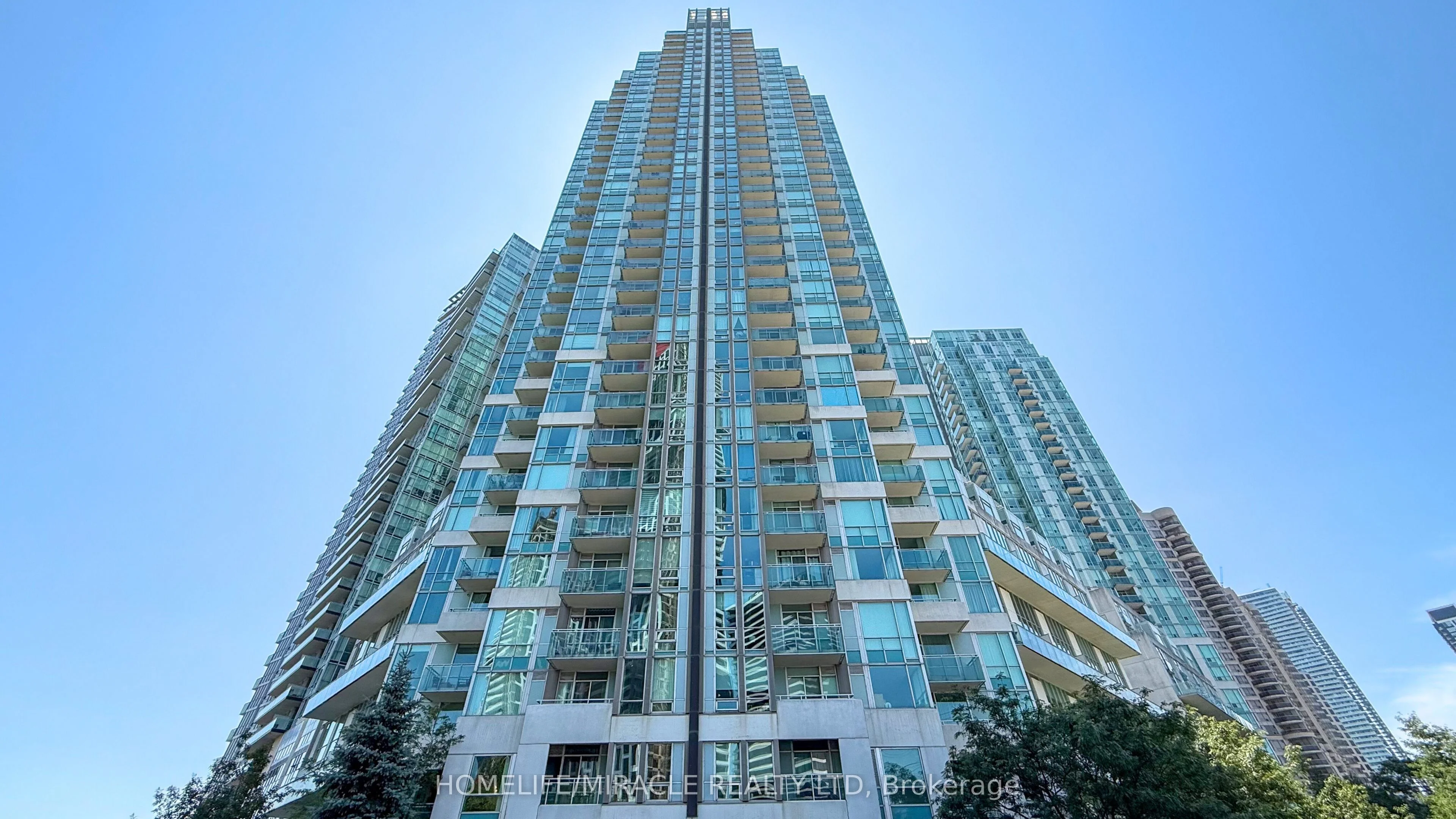 220 Burnhamthorpe Road W 2803, Mississauga, ON L5B 4N4