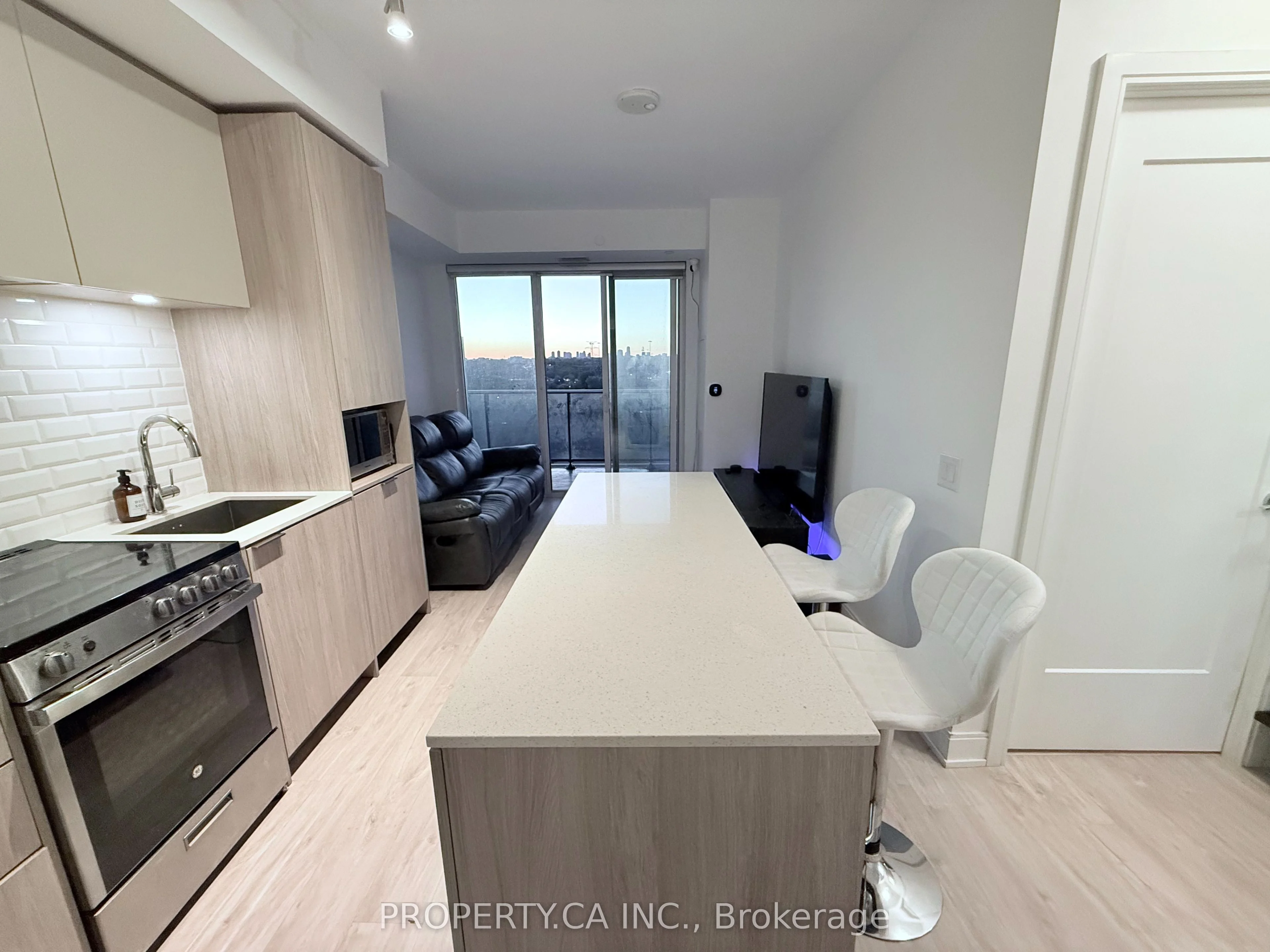 70 Annie Craig Drive 1110, Toronto W06, ON M9V 0G2