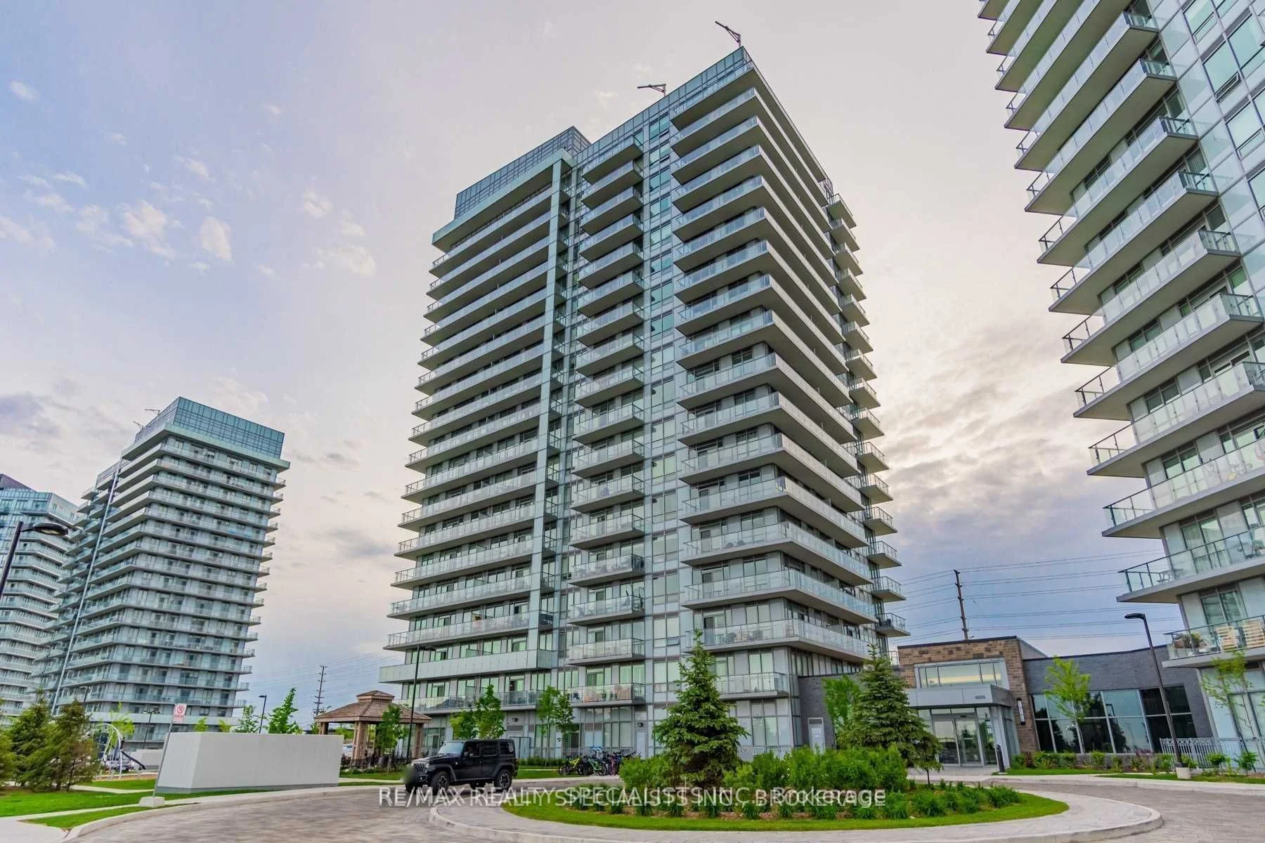4699 Glen Erin Drive 709, Mississauga, ON L5R 2E5