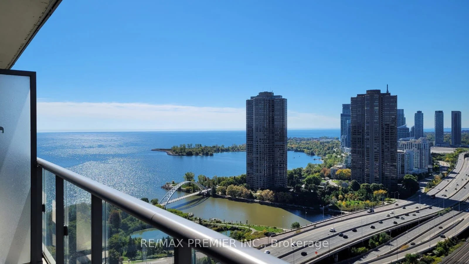 105 The Queensway Avenue 2906, Toronto W01, ON M6S 5B5