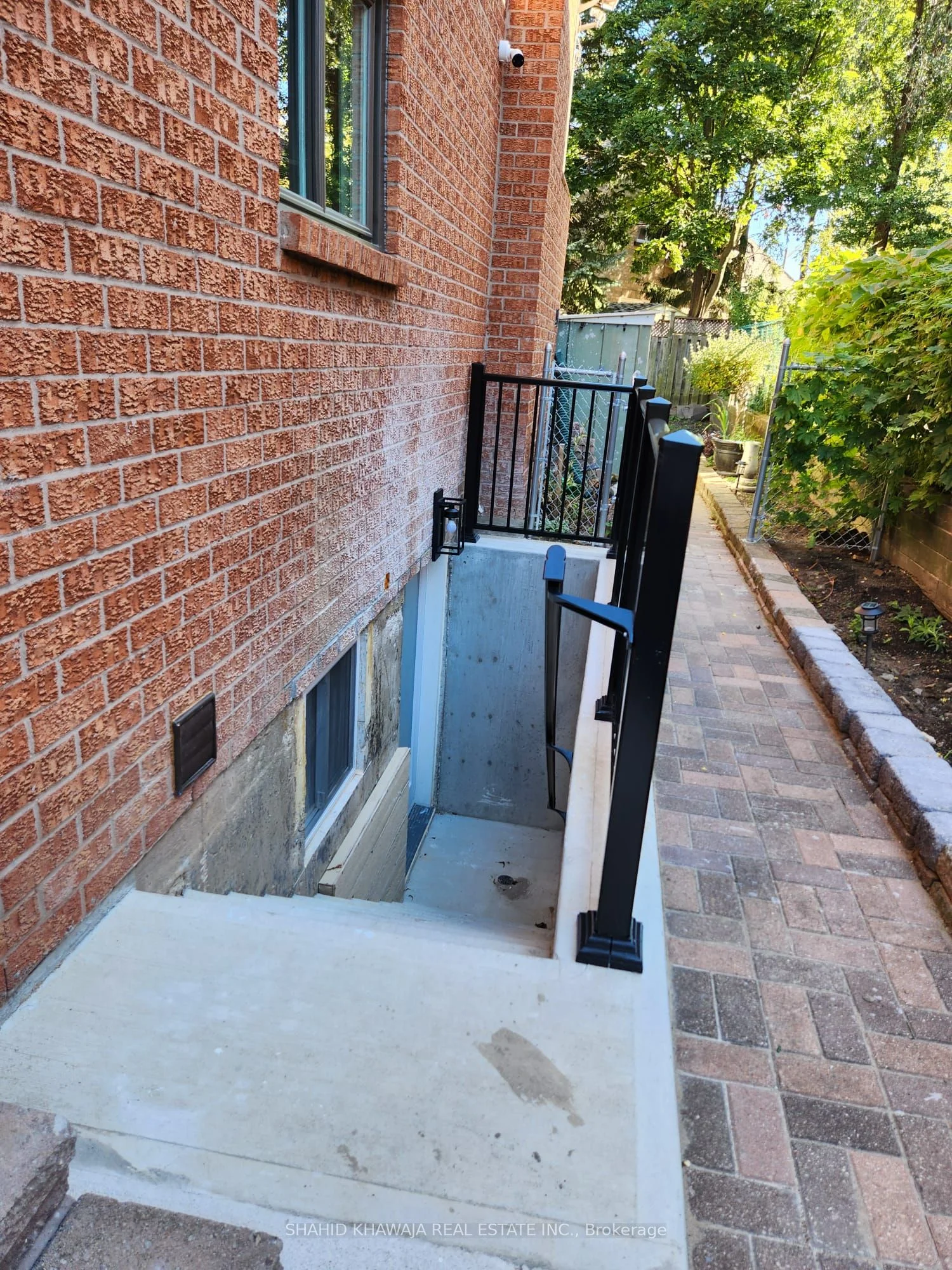 2463 King Forrest Drive, Mississauga, On L5k 2p1