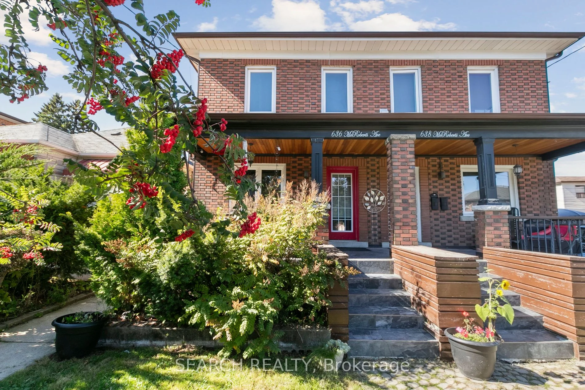 636 Mcroberts Avenue Main, Toronto W03, ON M6E 4R7