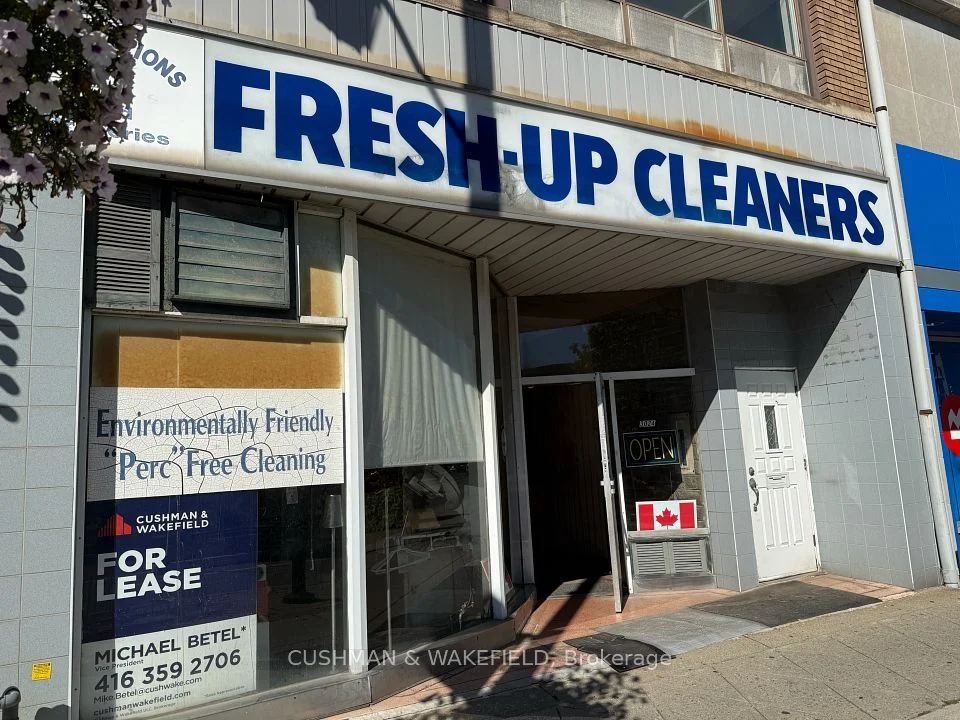 3024 Bloor Street, Toronto W08, ON M8X 1C4