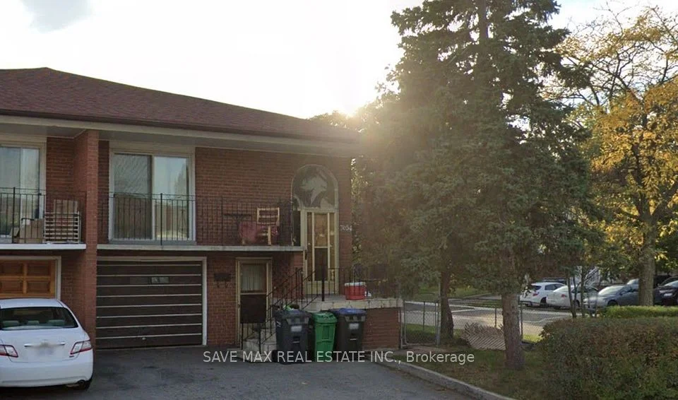 3654 Molly Avenue, Mississauga, ON L5A 3M5