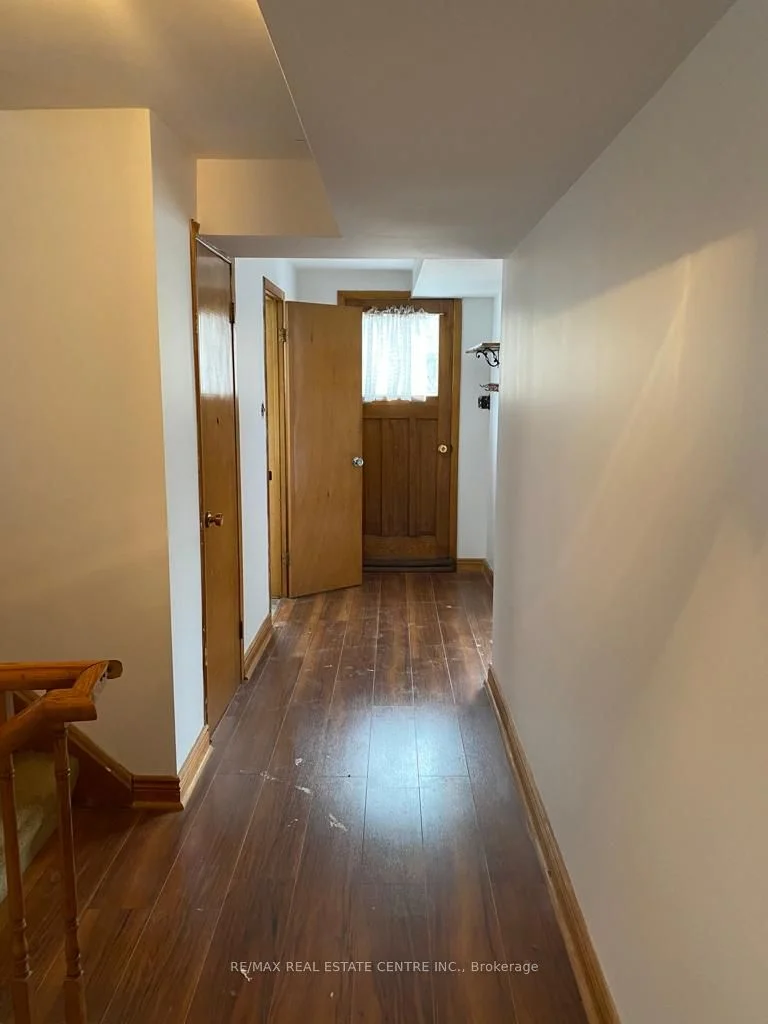 462 Scarsdale Crescent, Oakville, ON L6W 3W7