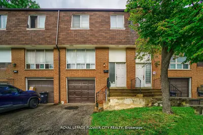 Condo Townhouse in Mississauga