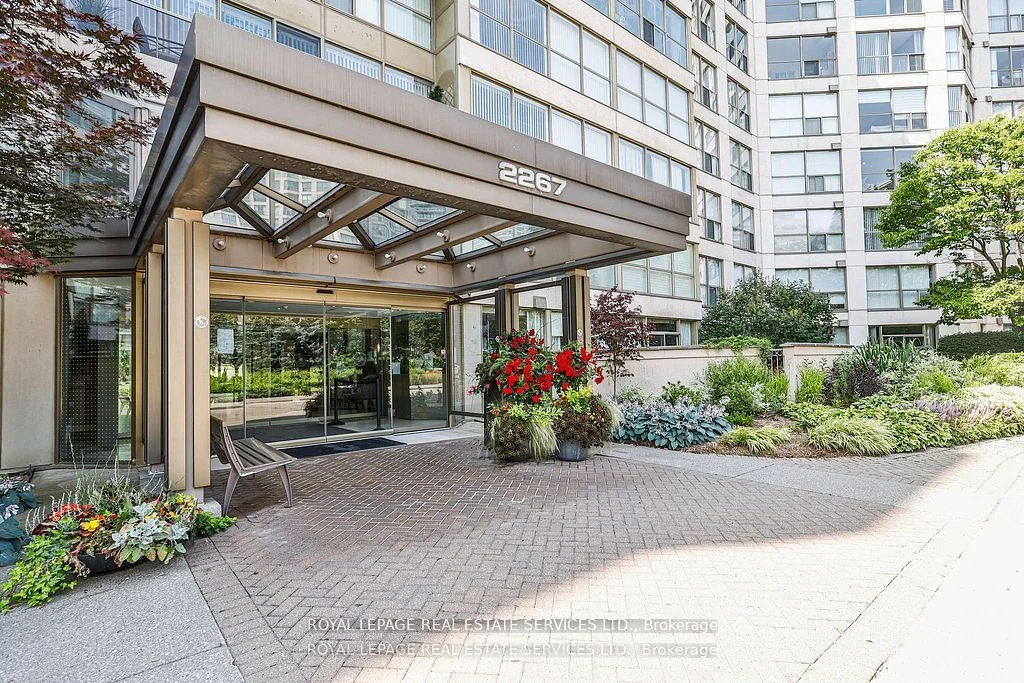 2267 Lakeshore Boulevard W 216, Toronto W06, ON M8V 3X2