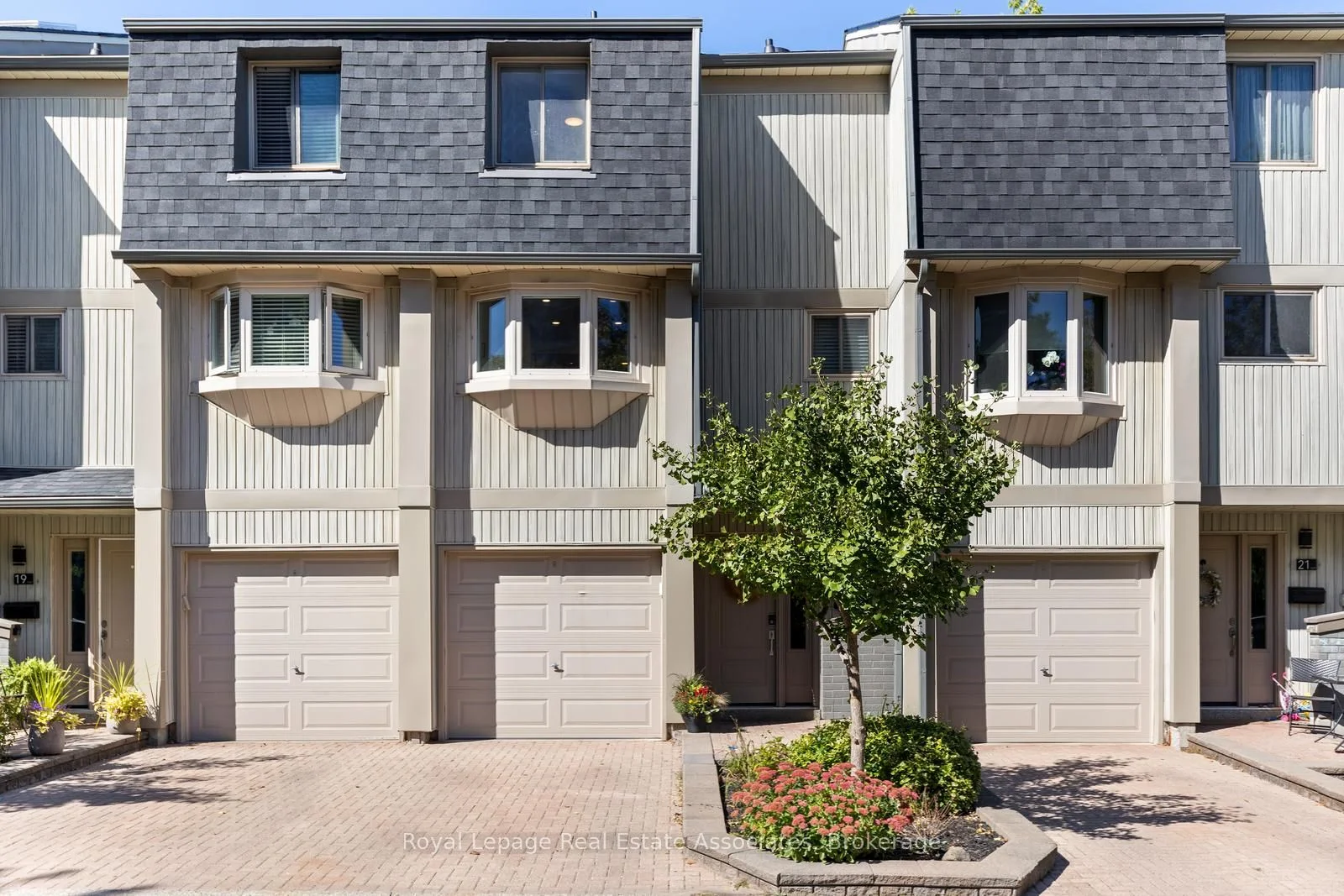 1020 Walden Circle 20, Mississauga, ON L5J 4J9