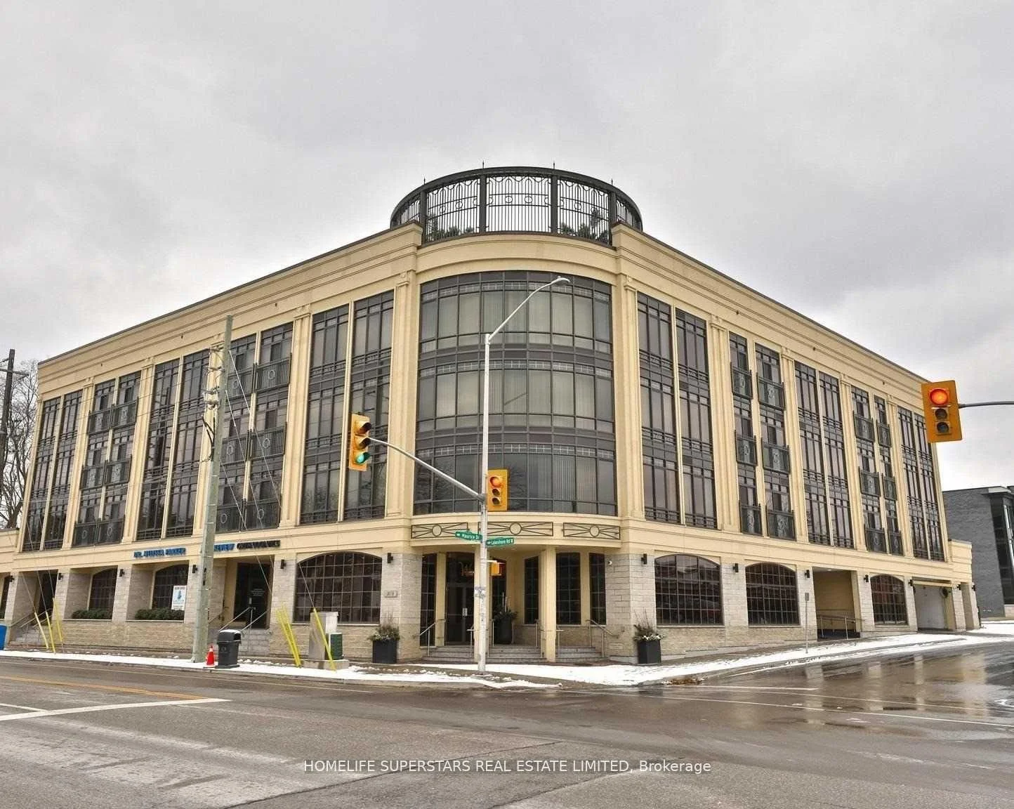 205 Lakeshore Road 302, Oakville, ON L6K 0H8