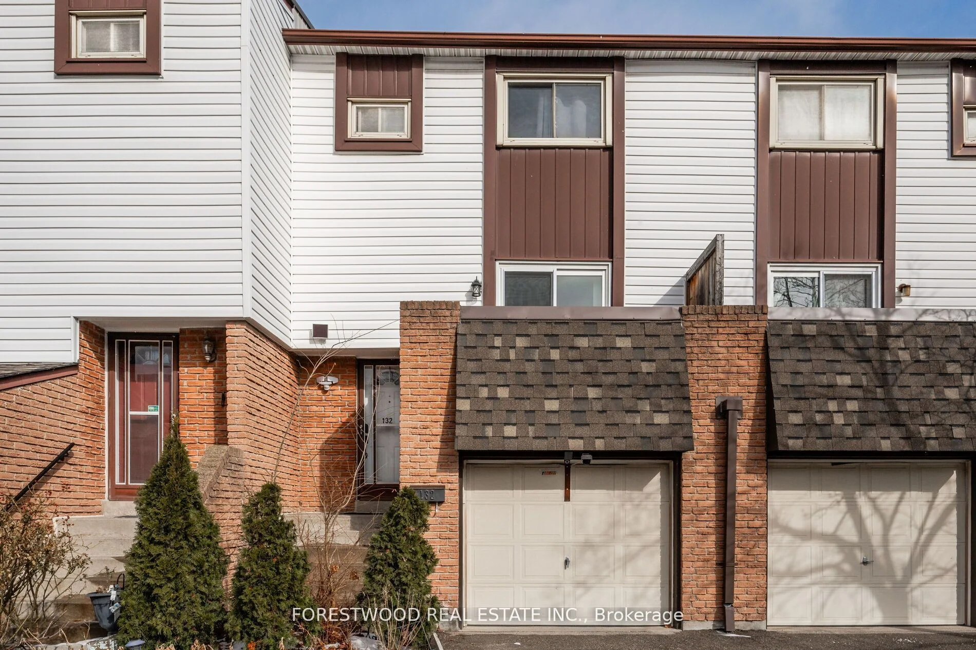 1221 Dundix Road 132, Mississauga, On L4y 3y9