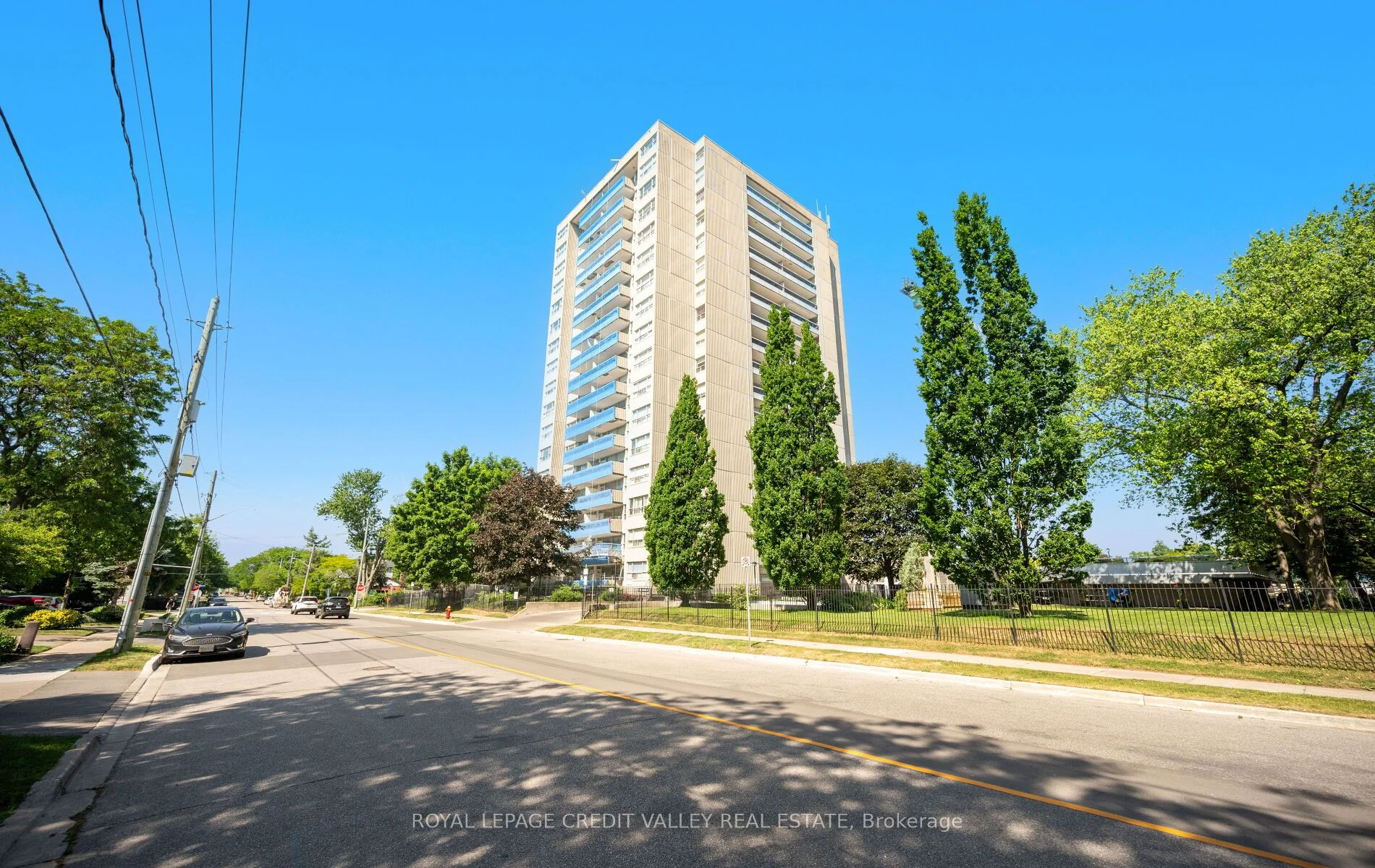 2263 Marine Drive 601, Oakville, ON L6L 5K1