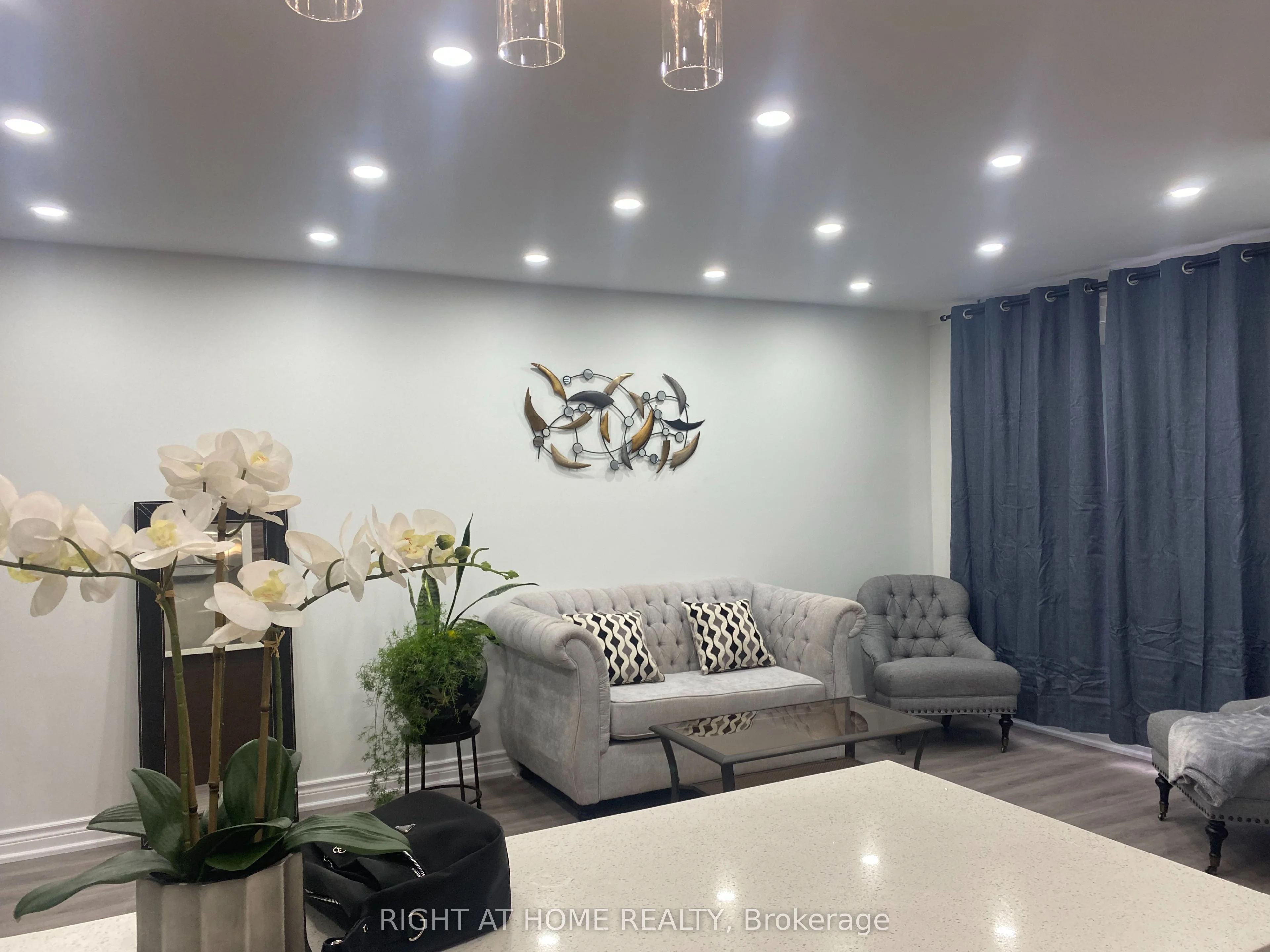1395 Williamsport Drive 357, Mississauga, ON L4X 2T4