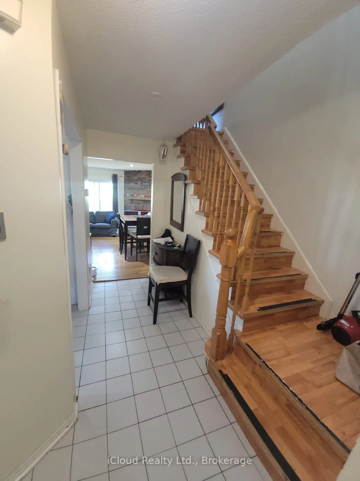 4711 Full Moon Circle, Mississauga, ON L4Z 2L8