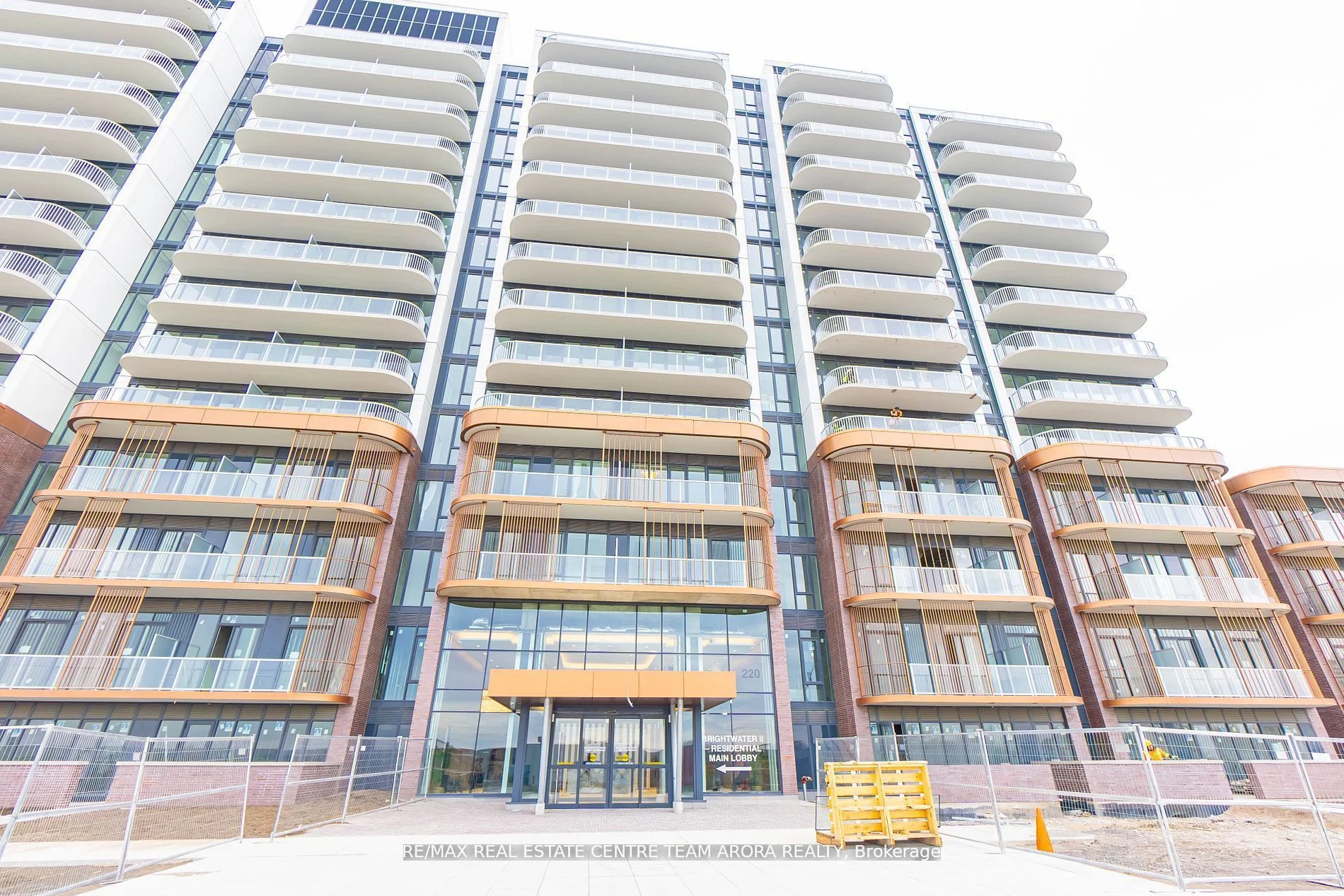 220 Missinnihe Way 703, Mississauga, ON L5H 0A9