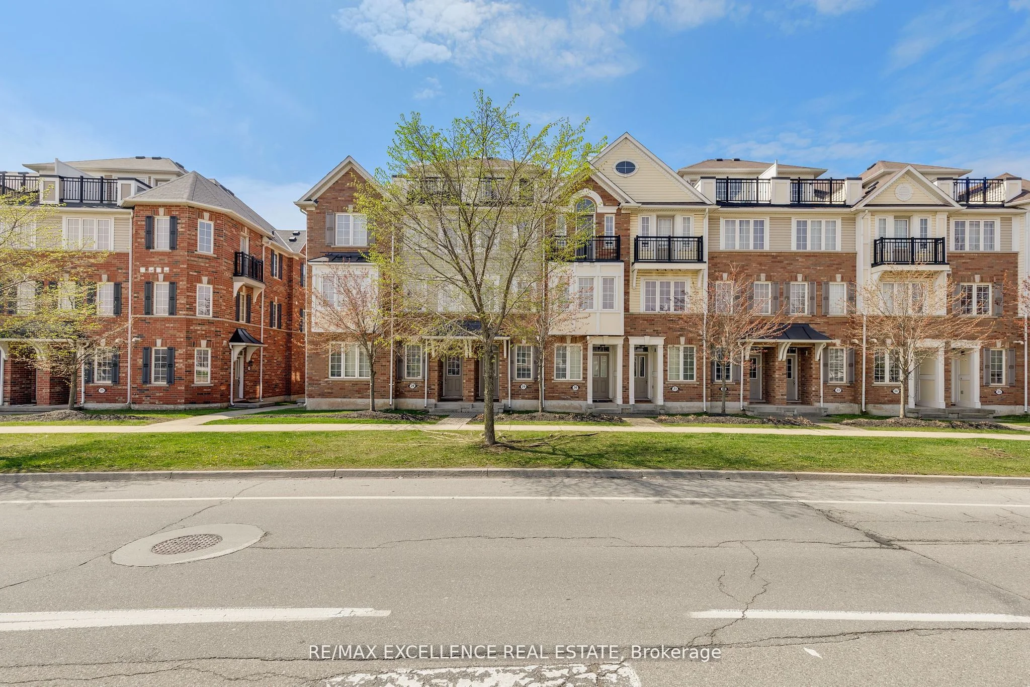 Condo Townhouse in Oakville