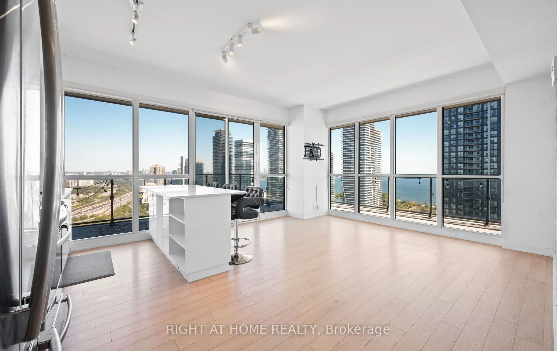 10 Park Lawn Road 3409, Toronto W06, On M8v 0h9